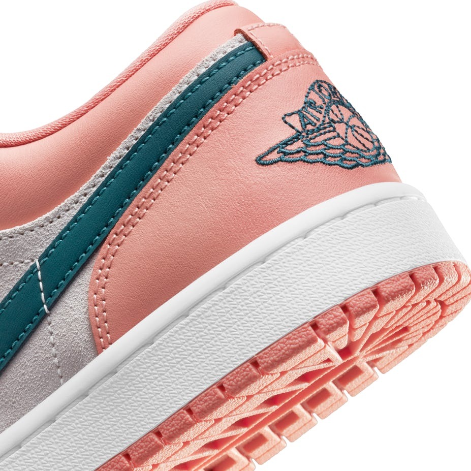 WOMENS NIKE AJ1 LOW RE Foot Locker Raffle