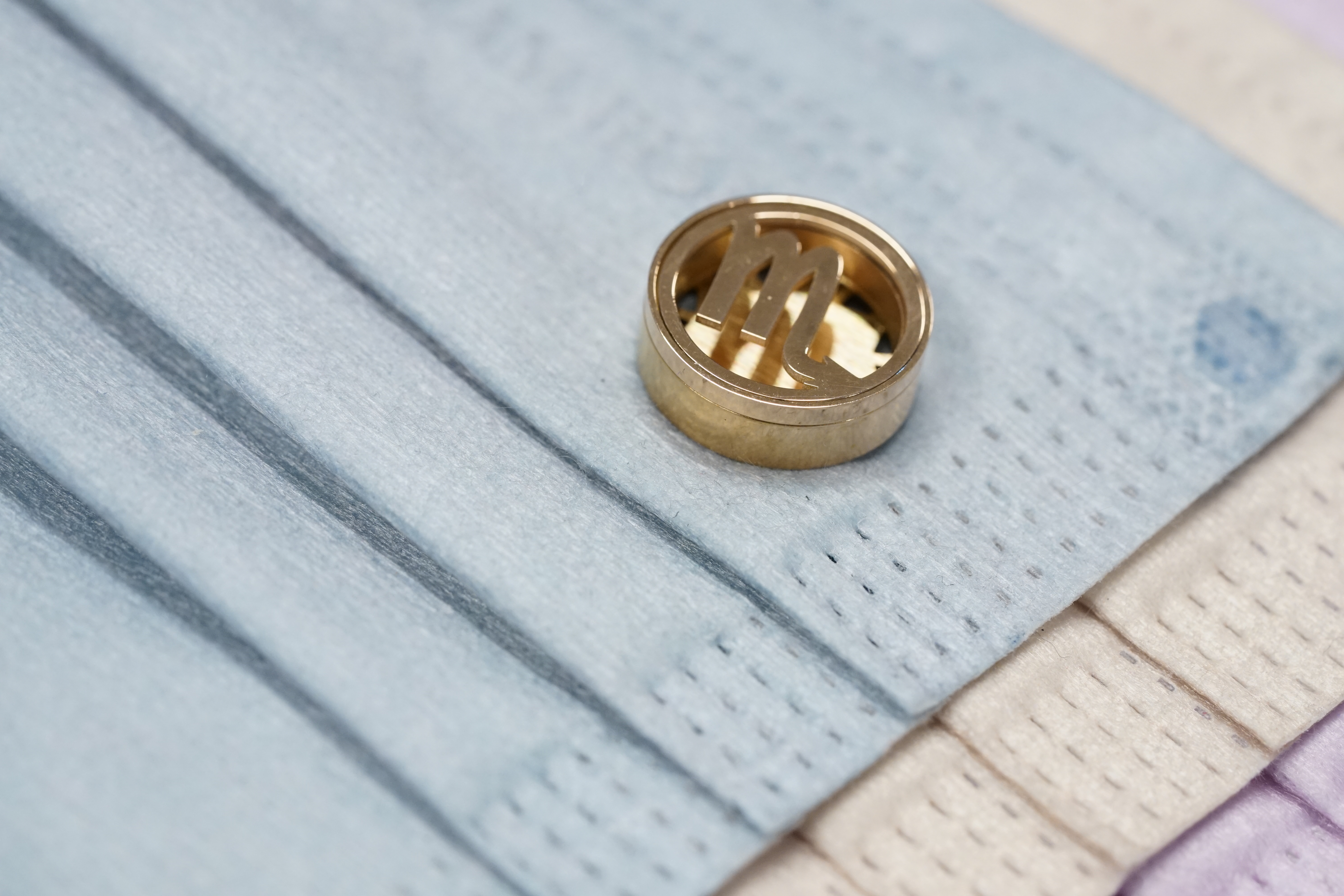 15mm 天蠍座 圖案香薰扣 香精油釦 精油飾物 口罩/衣領適用 磁石釦 口罩香薰夾 (玫瑰金/古銅金)(連6片顏色隨機的可重用棉片)+薰衣草精油(隨機送上口罩3片)