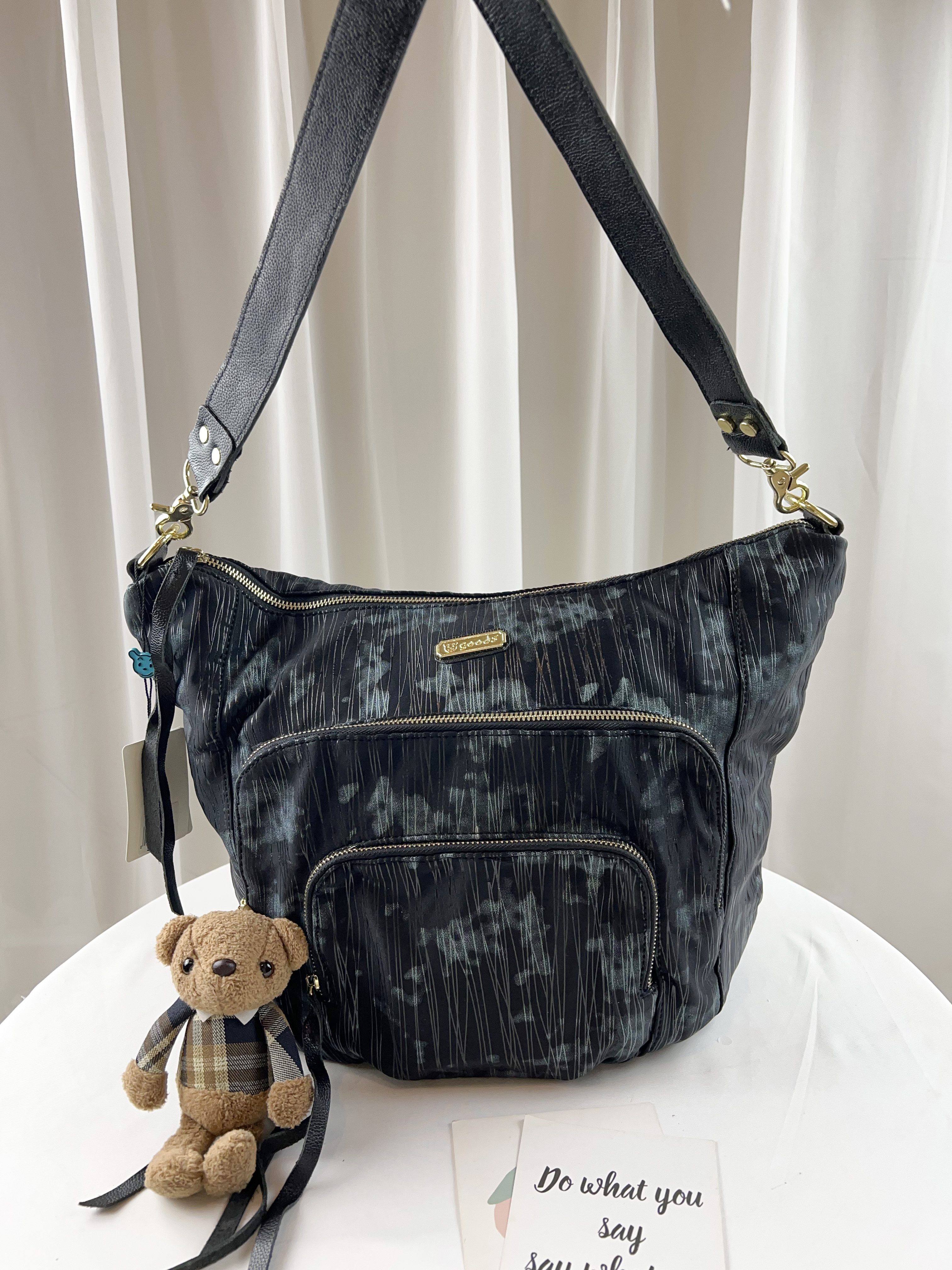 GOODS 渲染黑 拼接牛皮側背包    #6206