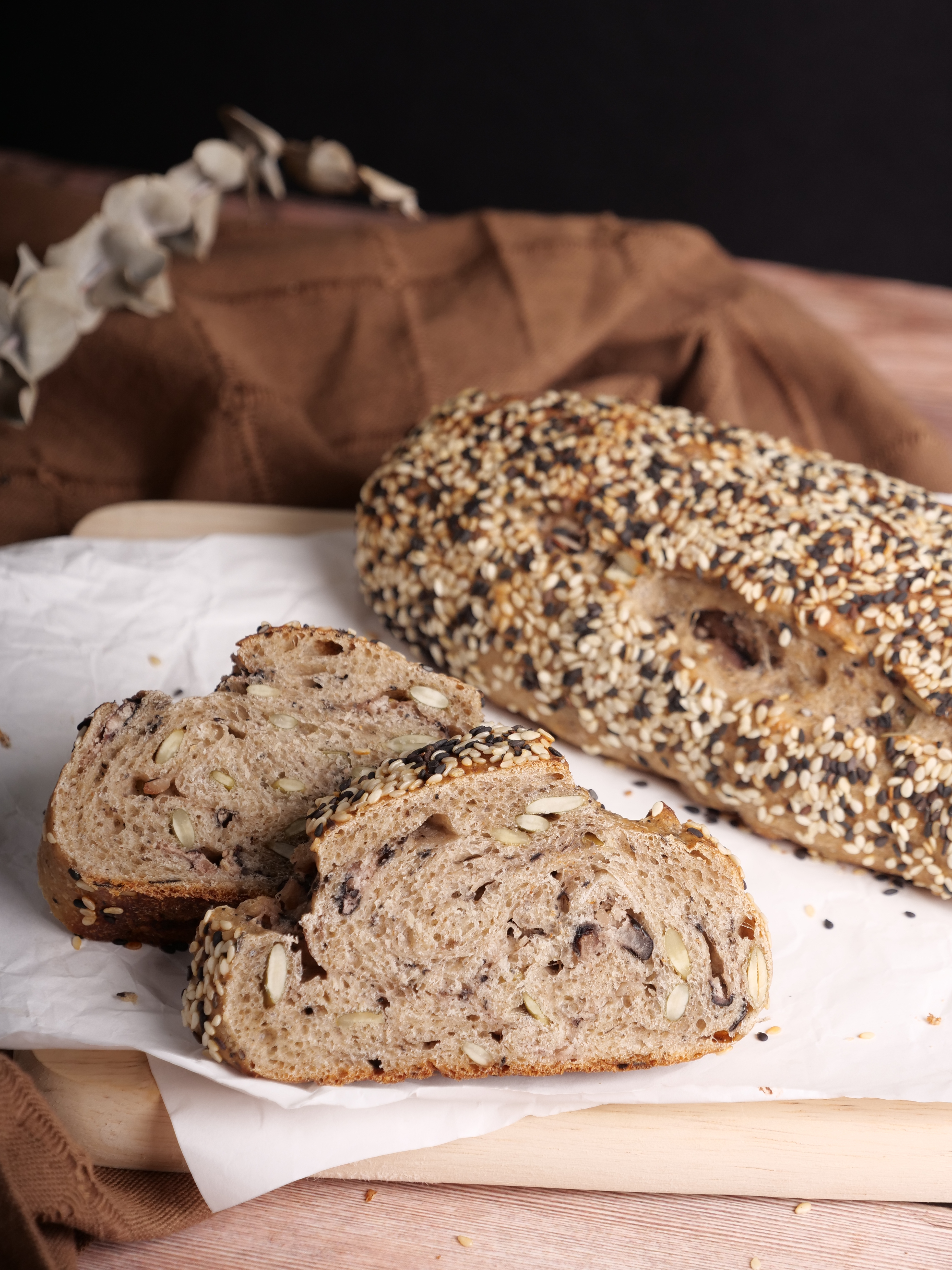 Black Bean Pumpkin with Sesame Loaf