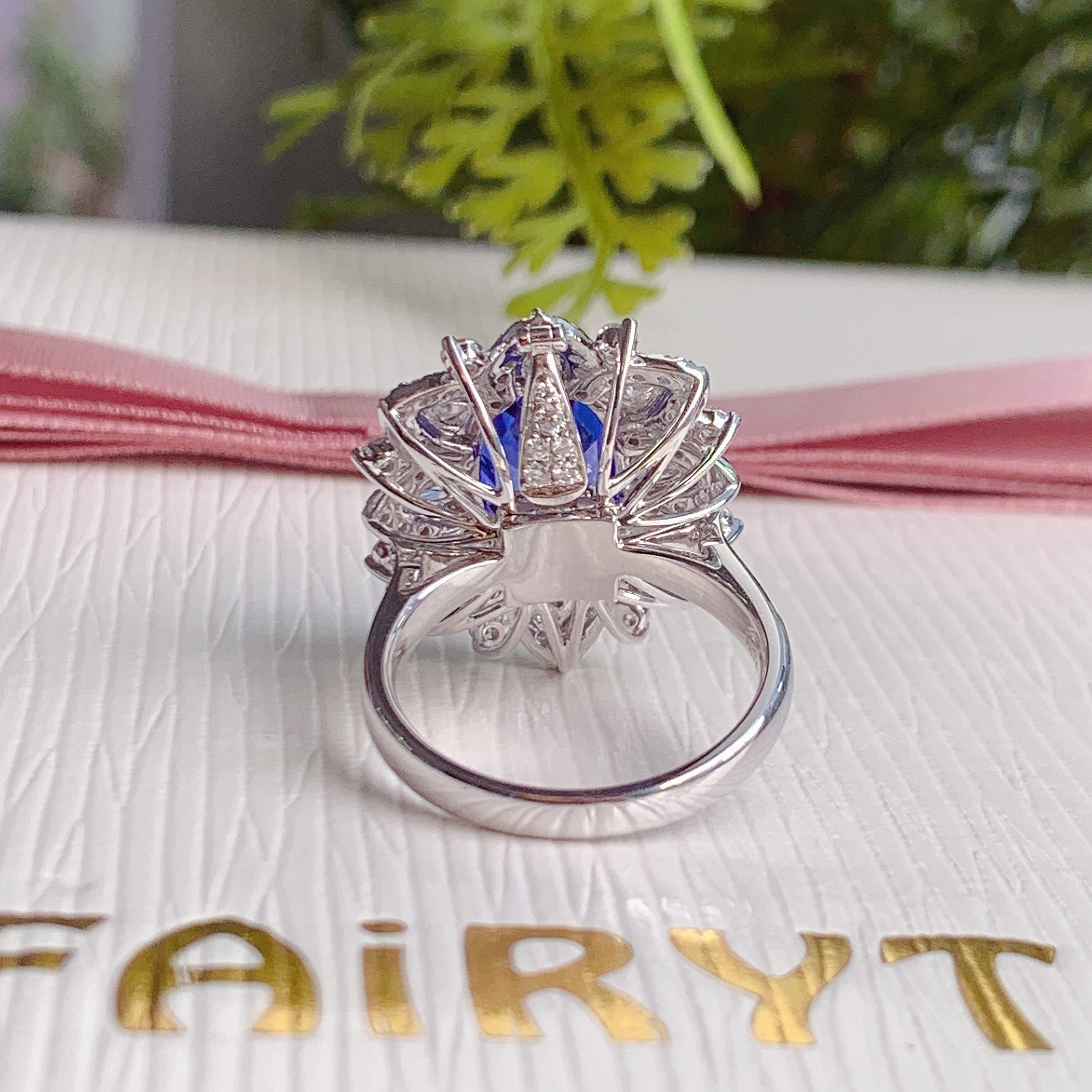 18K坦桑石鑽石戒指/吊墜兩用款  - 5A色 （帶GUILD證書）