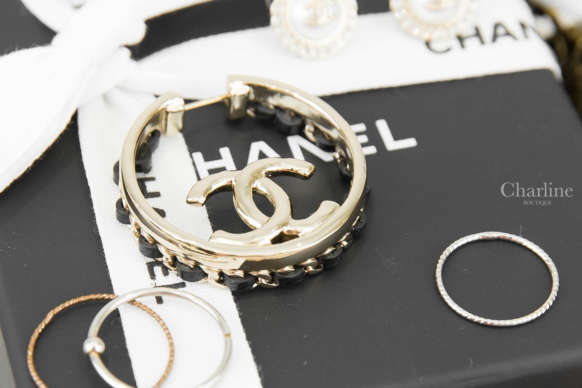 Chanel Earrings 金色CC皮穿鍊拼接金屬圓圈耳環