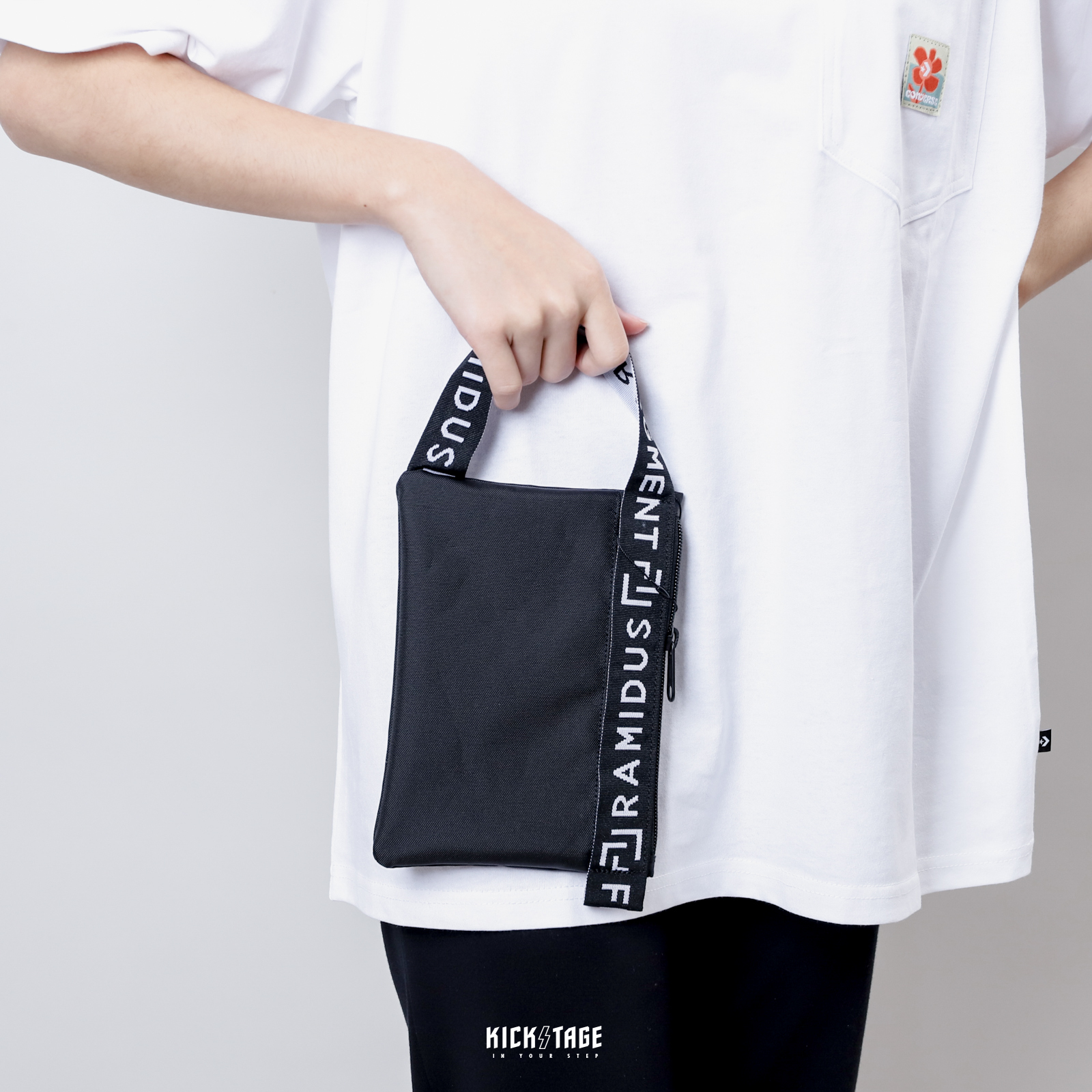 FRAGMENT DESIGN × RAMIDUS POUCH 黑 串標 聯名 手提包 小包【B008032-BK】
