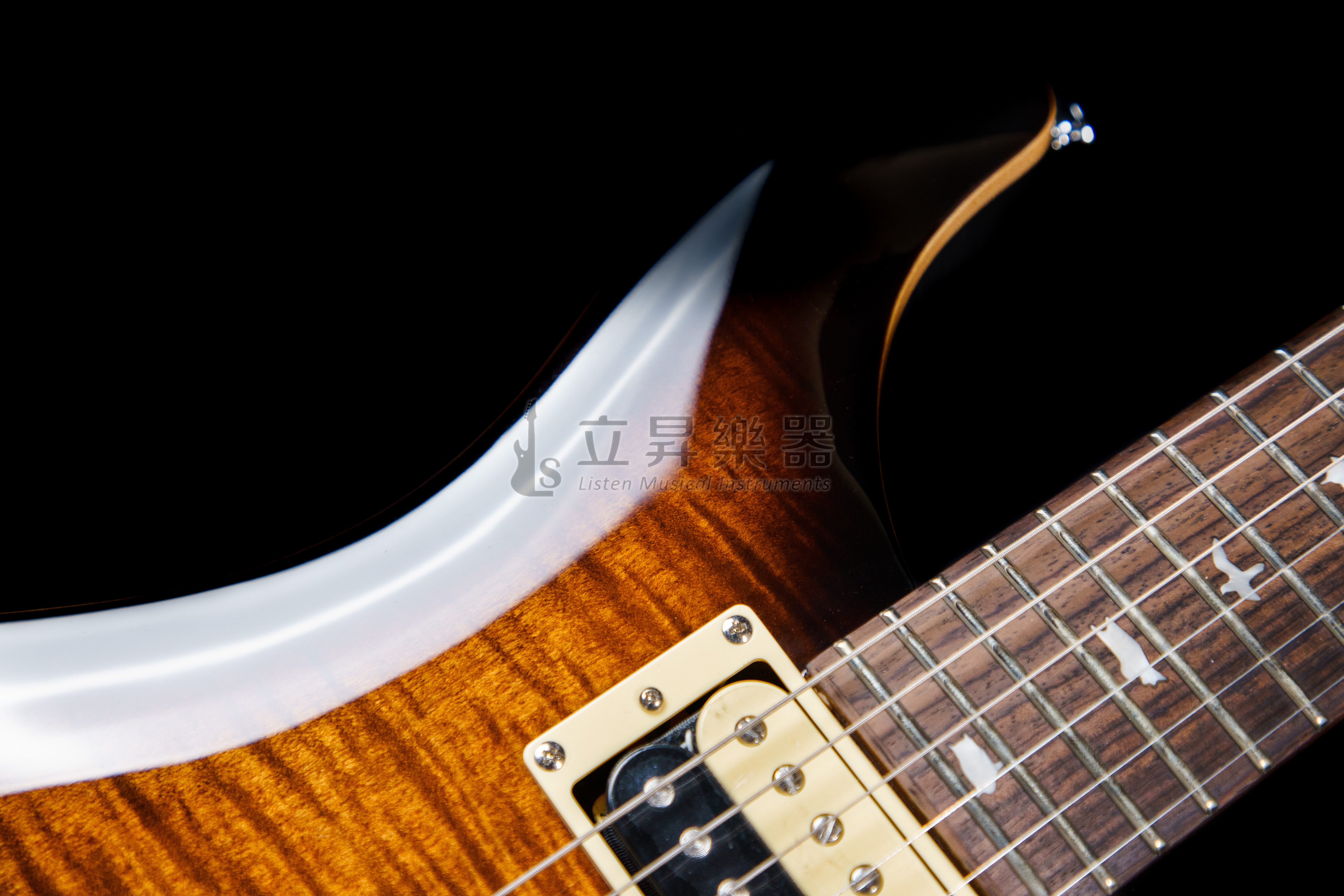 PRS PRS SE CUSTOM 24 Black Gold Burst 電吉他 虎紋楓木 黑金漸層 印尼廠 附原廠琴袋 CU44BG 第 4 張圖片｜三峽吉他 / Bass