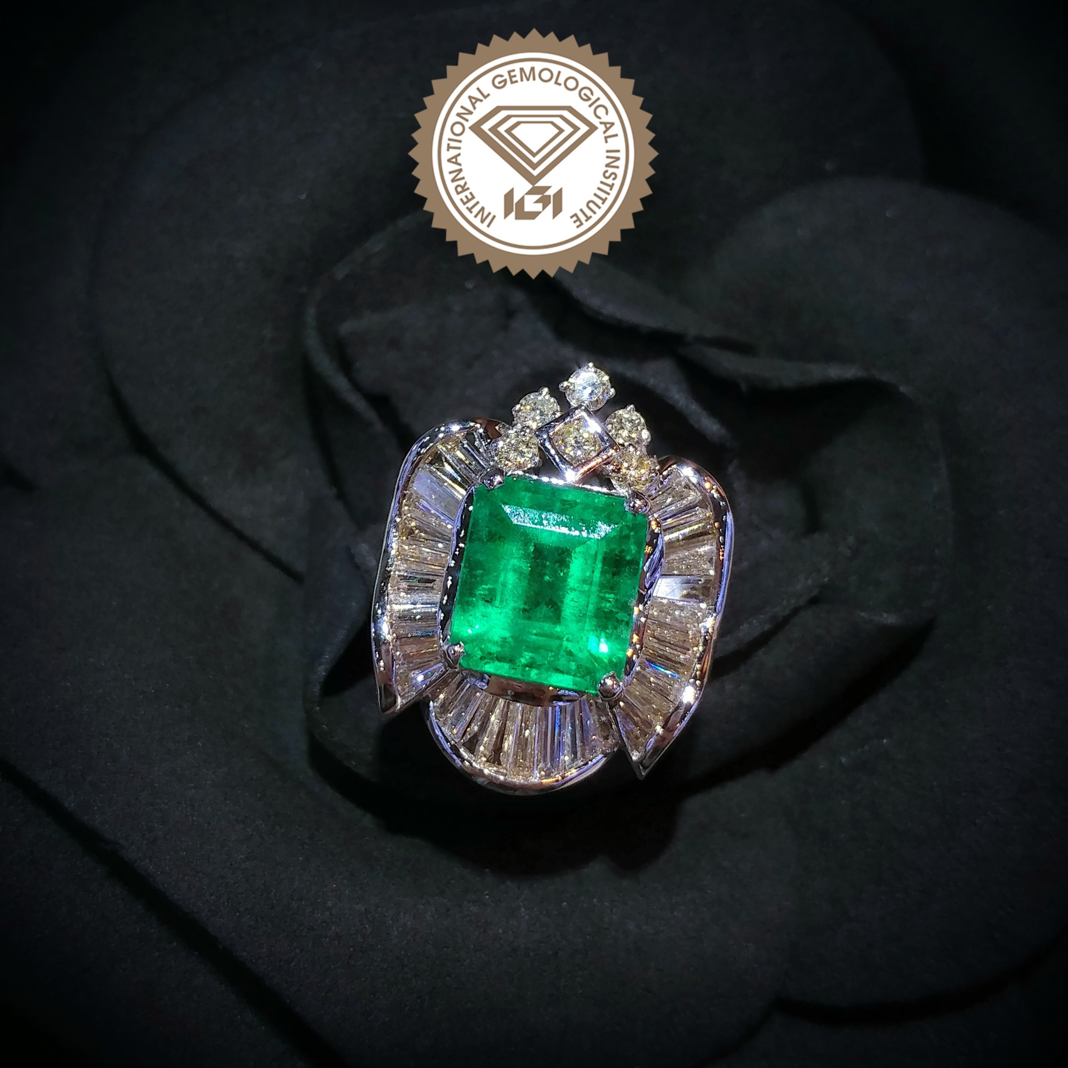 18K White Gold 3.92ct Emerald and Diamond Ring