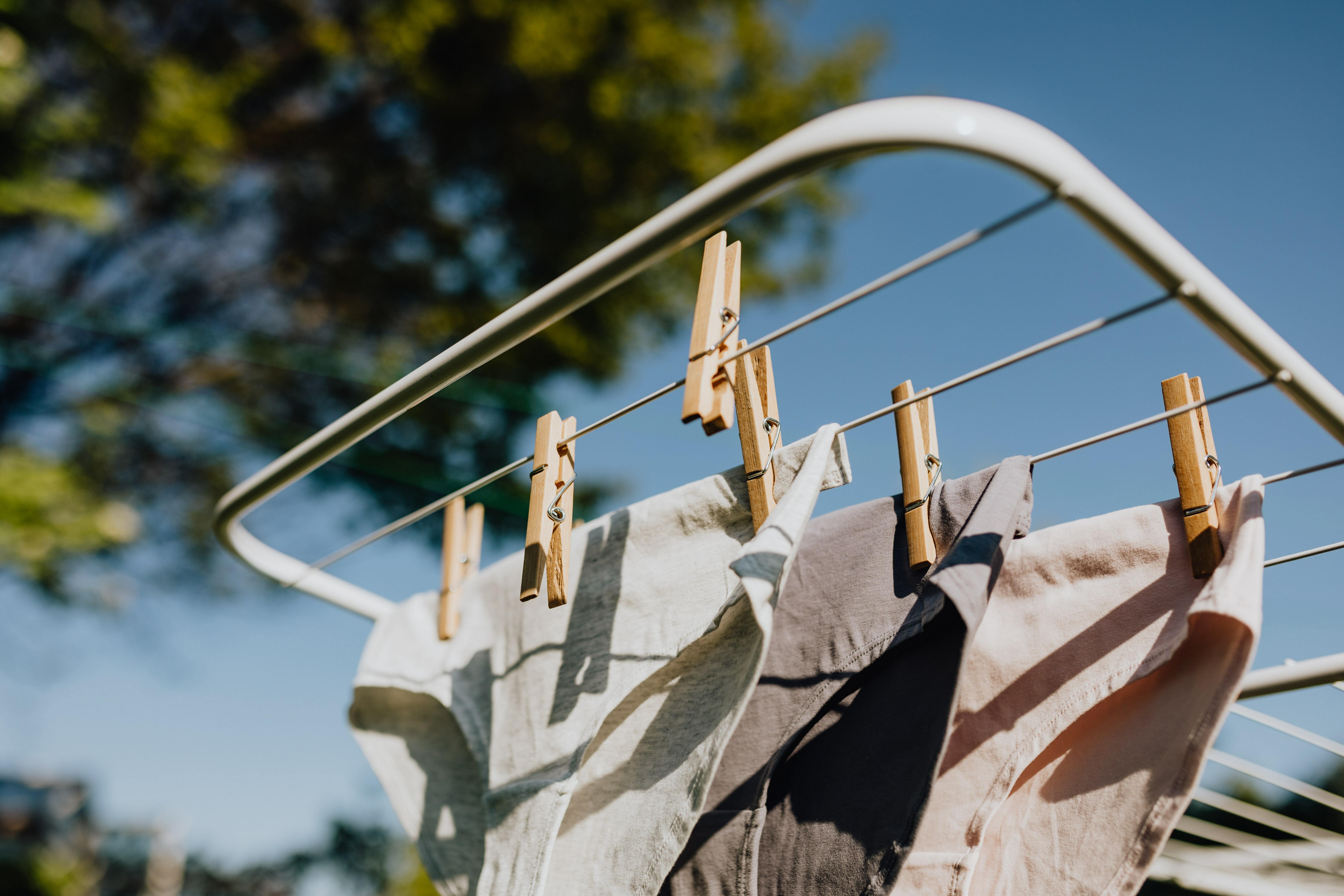 注意！你是否有過勞肌、  電腦臉呢？上班、坐辦公室  其實也可以保養！