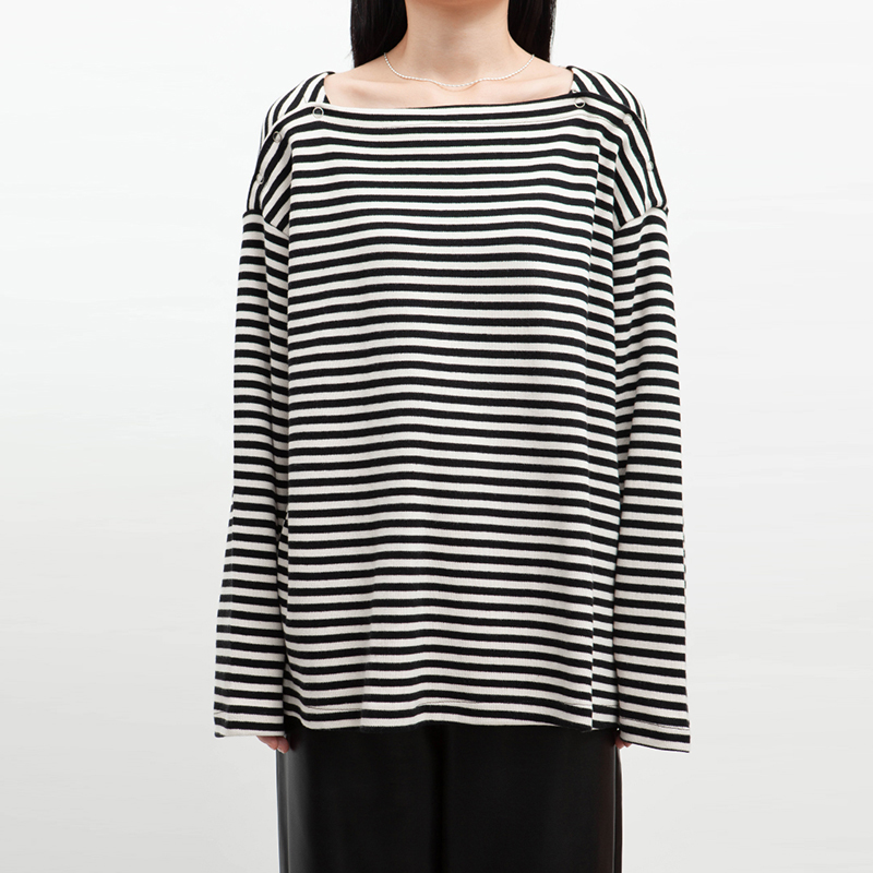 一字領條紋上衣
