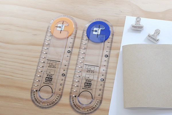 騎馬釘多功能尺：附放大鏡、曲線尺、圓規、直尺