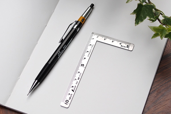 迷你角尺：畫平行線的好幫手