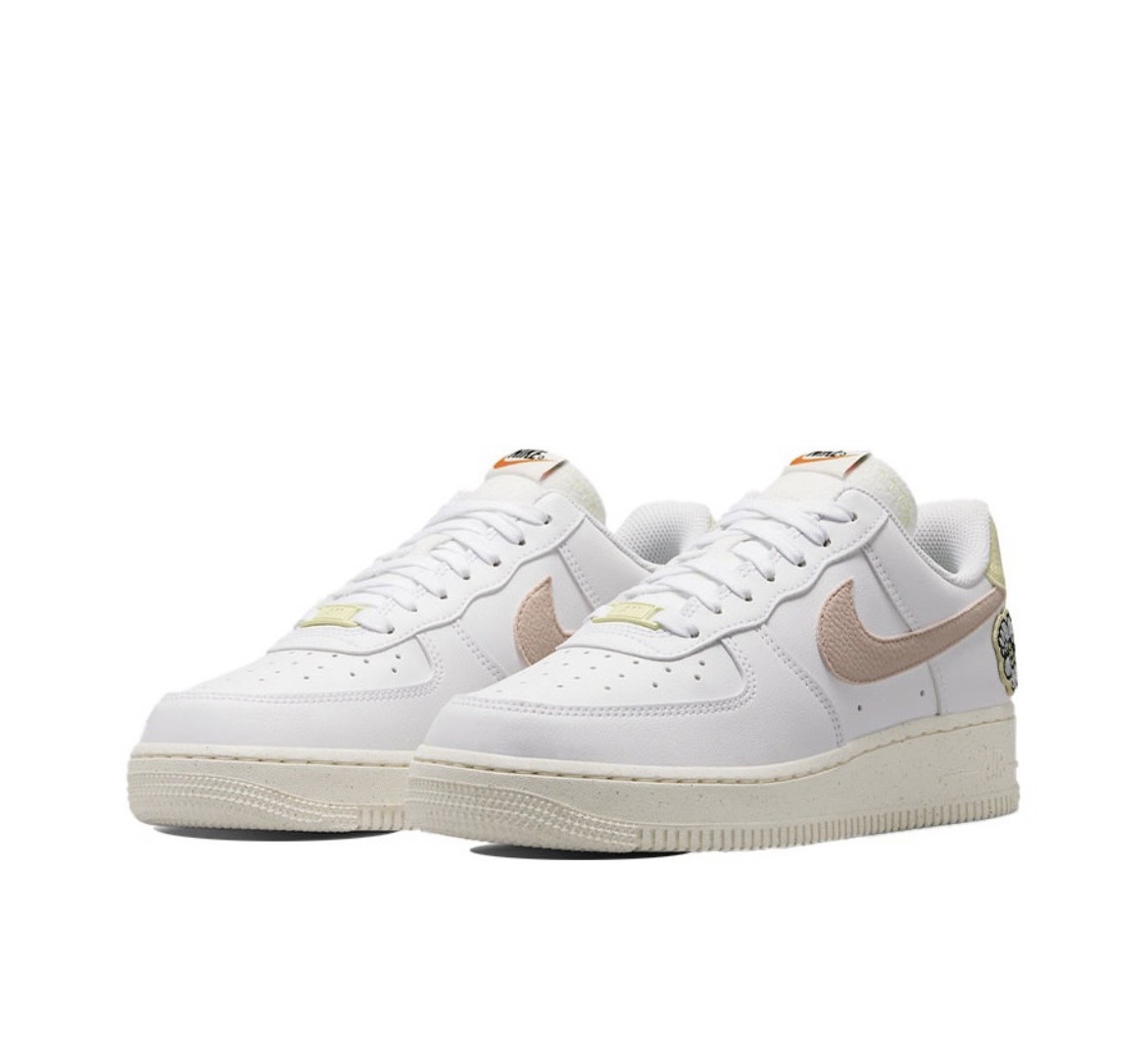 NIKE AIR FORCE 1 '07 SE NN 刺繡 蝴蝶 小花 白粉 奶油底 女款
