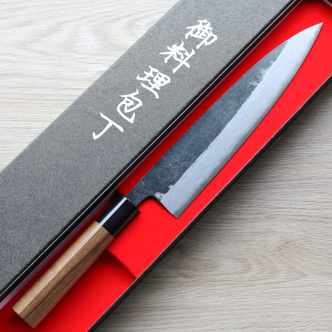 土佐打刃物 初心 牛刀 240mm 青紙鋼 黑打雲隱