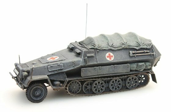 Artitec 387.73-AM HO規 Sd.Kfz 251/8B Sanitatspanzer 醫用坦克