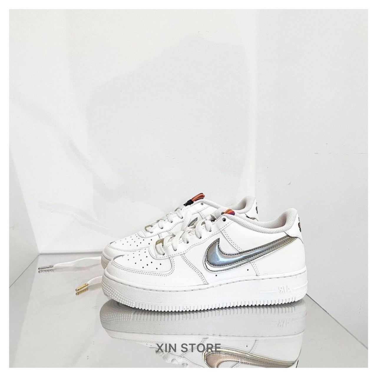 【現貨】Nike Air Force 1 LV8 GS 大童 雙勾 金銀勾 獎牌 小白鞋 米白金