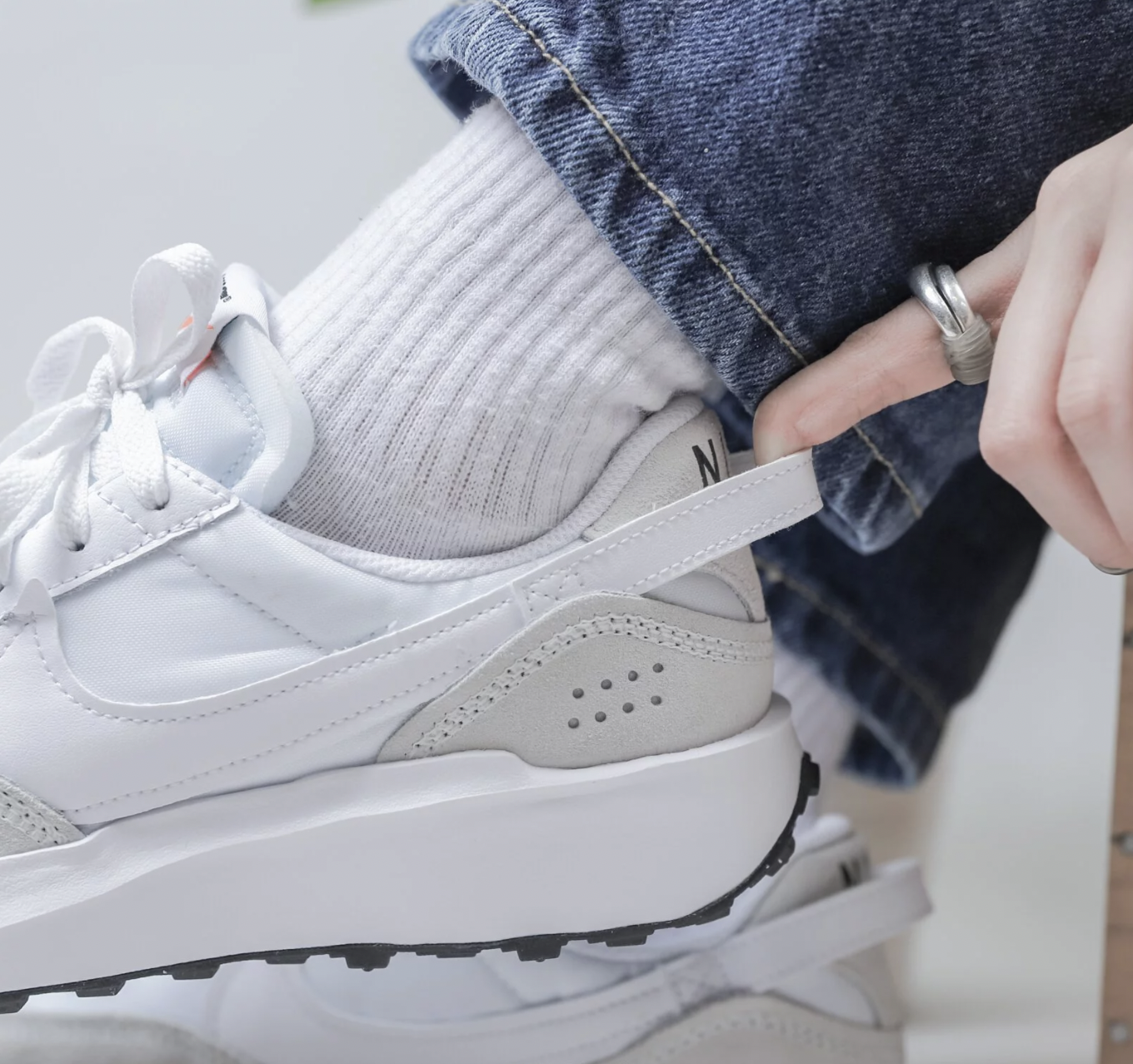 nike sacai waffles white