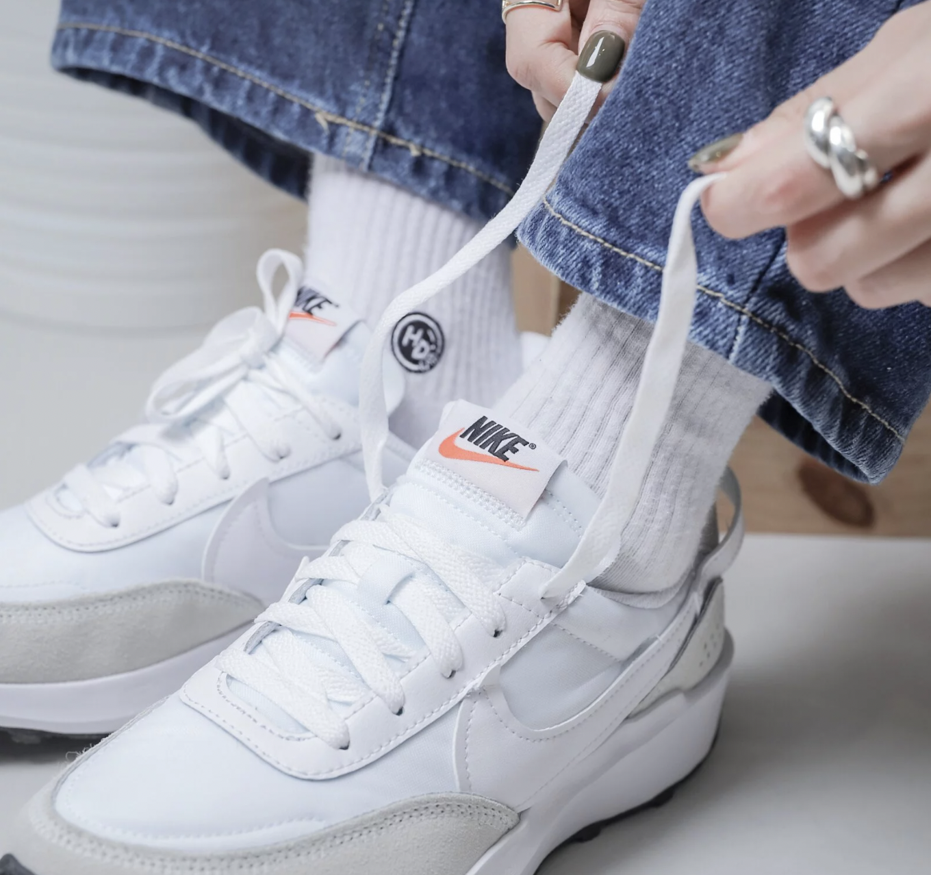 nike sacai waffles white