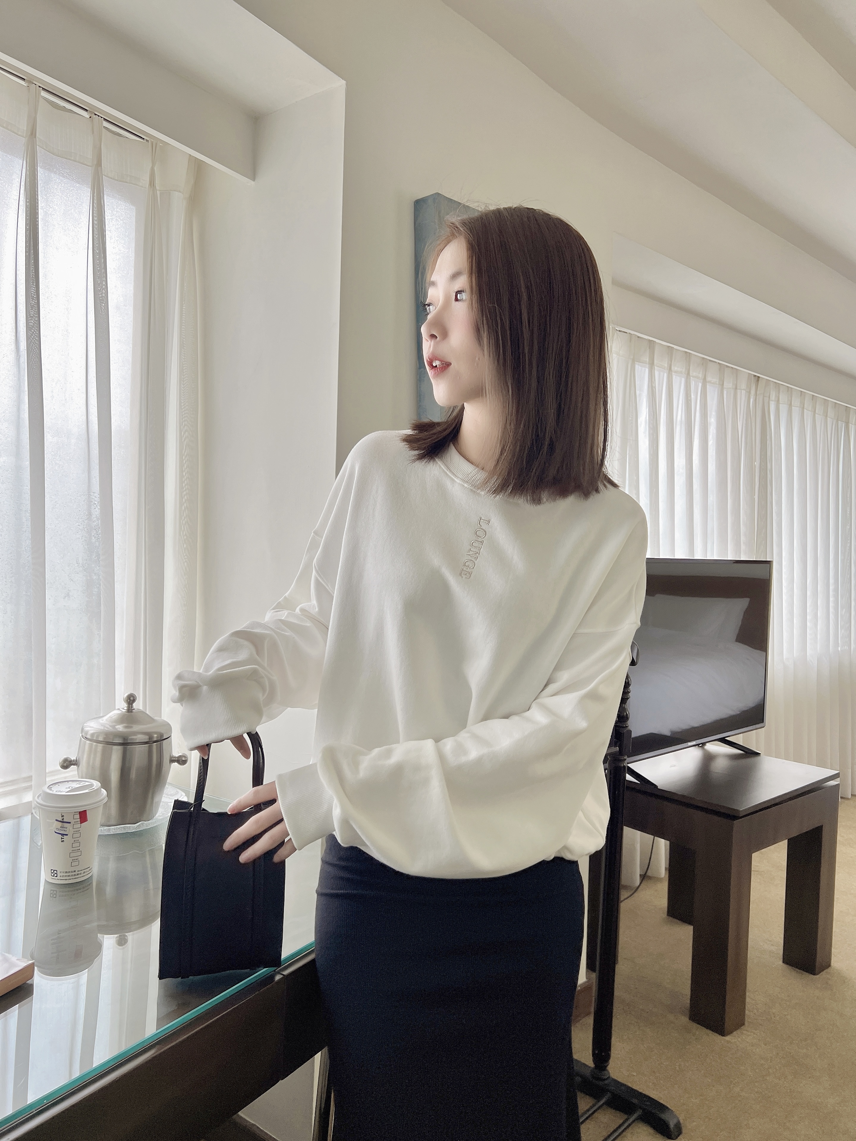 與眾不同設計師刺繡英字棉Ｔ(2色)