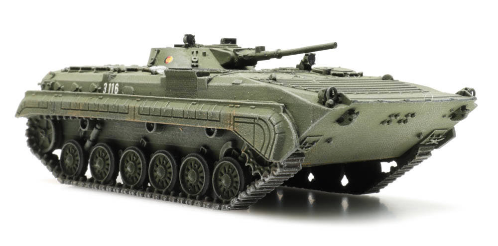 Artitec 6870289 HO scale BMP1 NVA grün Eisenbahntransport