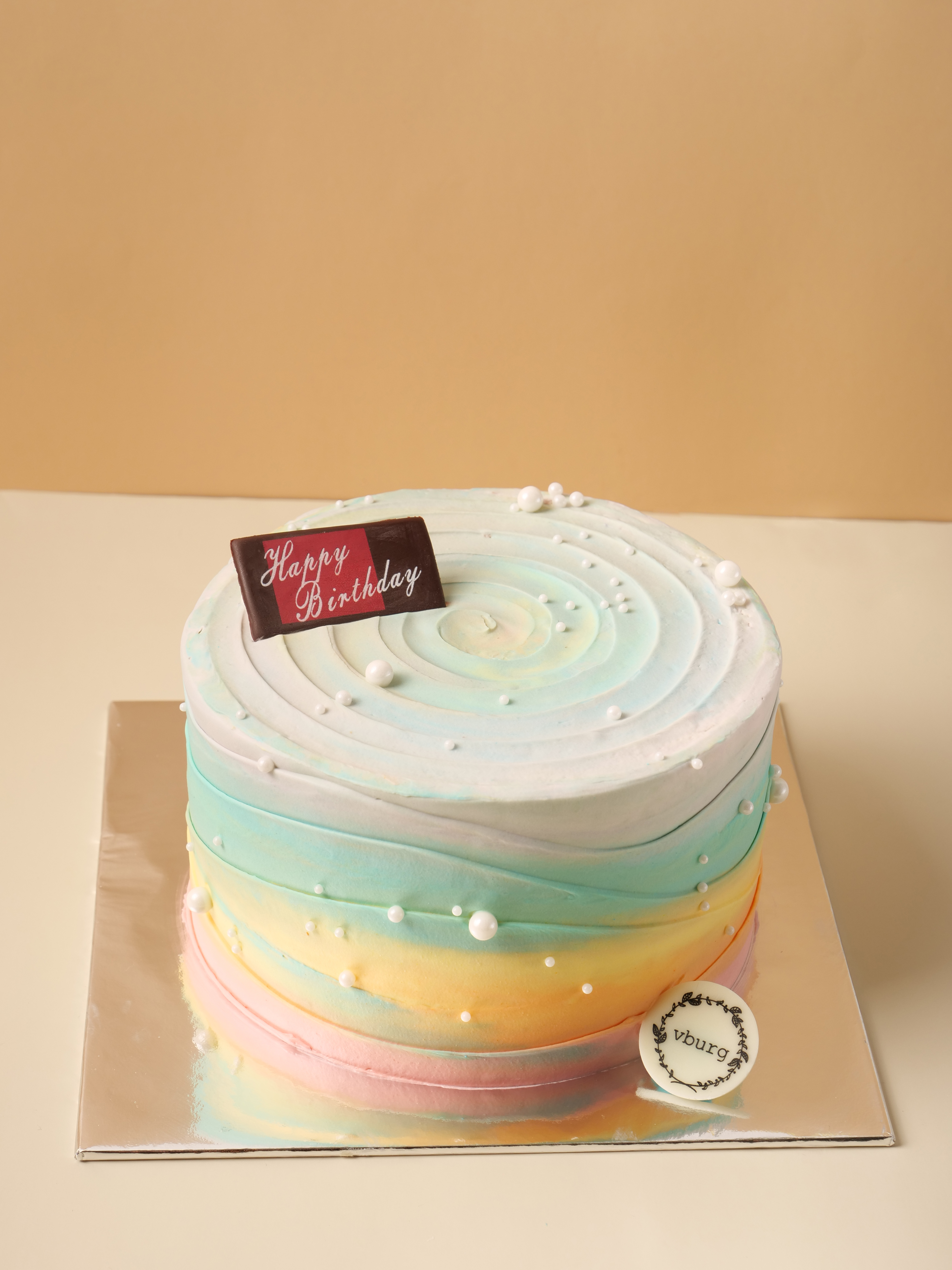 Premium Photo | Delightful confectionery art aesthetic cake in pastel  colors adorned with cream patterns