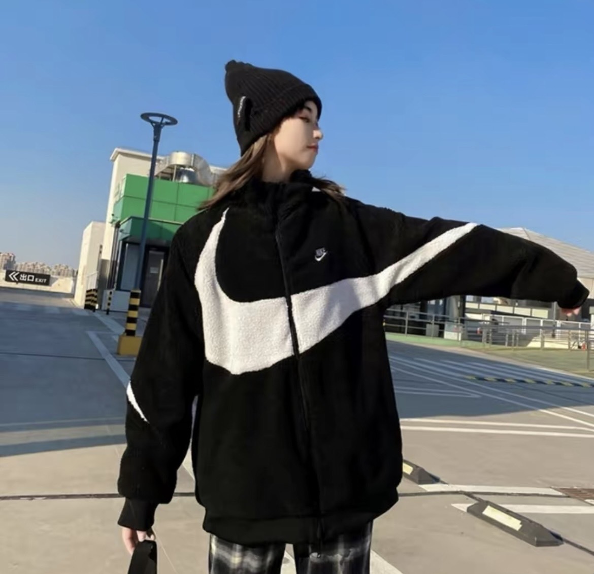 NIKE SWOOSH 羊羔毛 搖粒絨 雙面穿 大勾 Logo 毛毛 外套