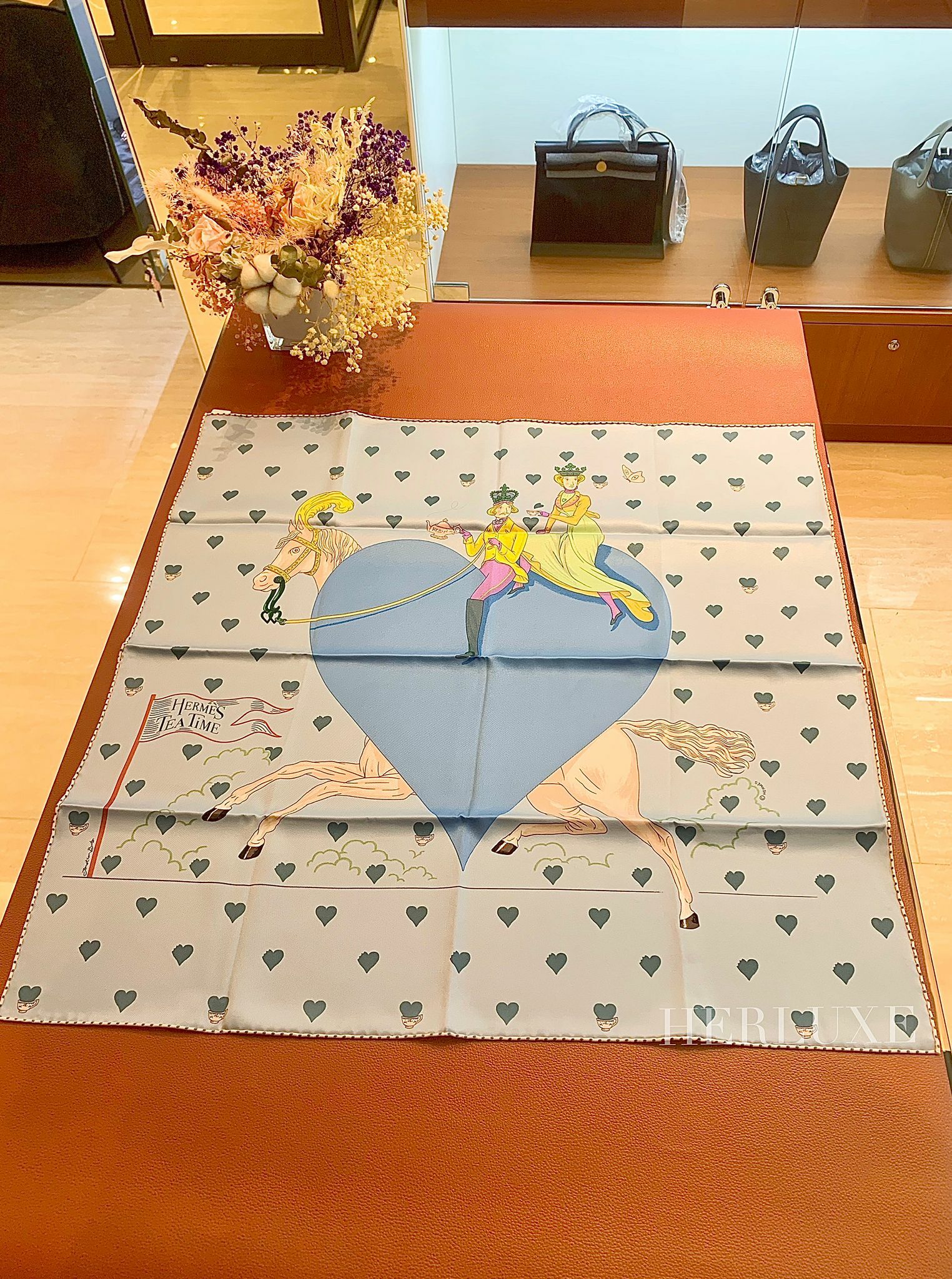 Tea time scarf 100% soie 70 x 70cm