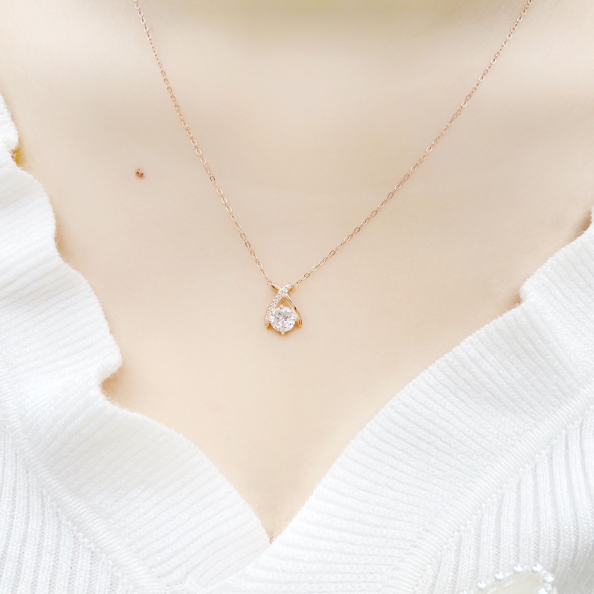 | 925 Silver・White Gold・Rose Gold | Hugging On The Moon Necklace（Silver / Rose Gold） | NE0489 |