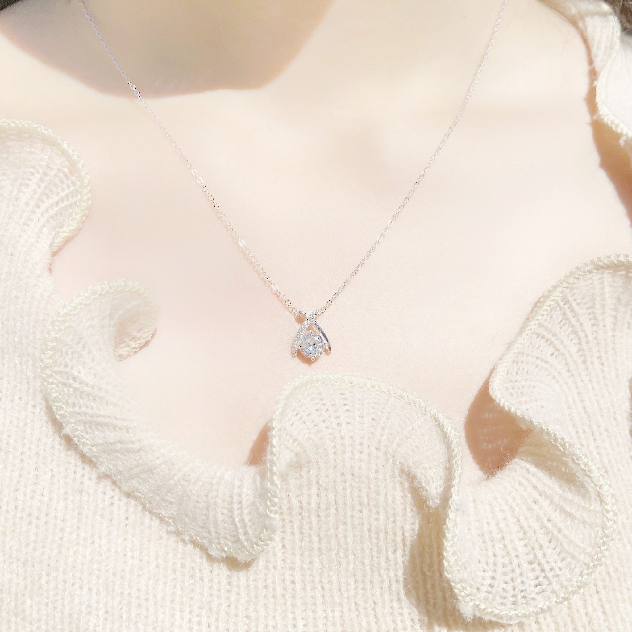 | 925 Silver・White Gold・Rose Gold | Hugging On The Moon Necklace（Silver / Rose Gold） | NE0489 |