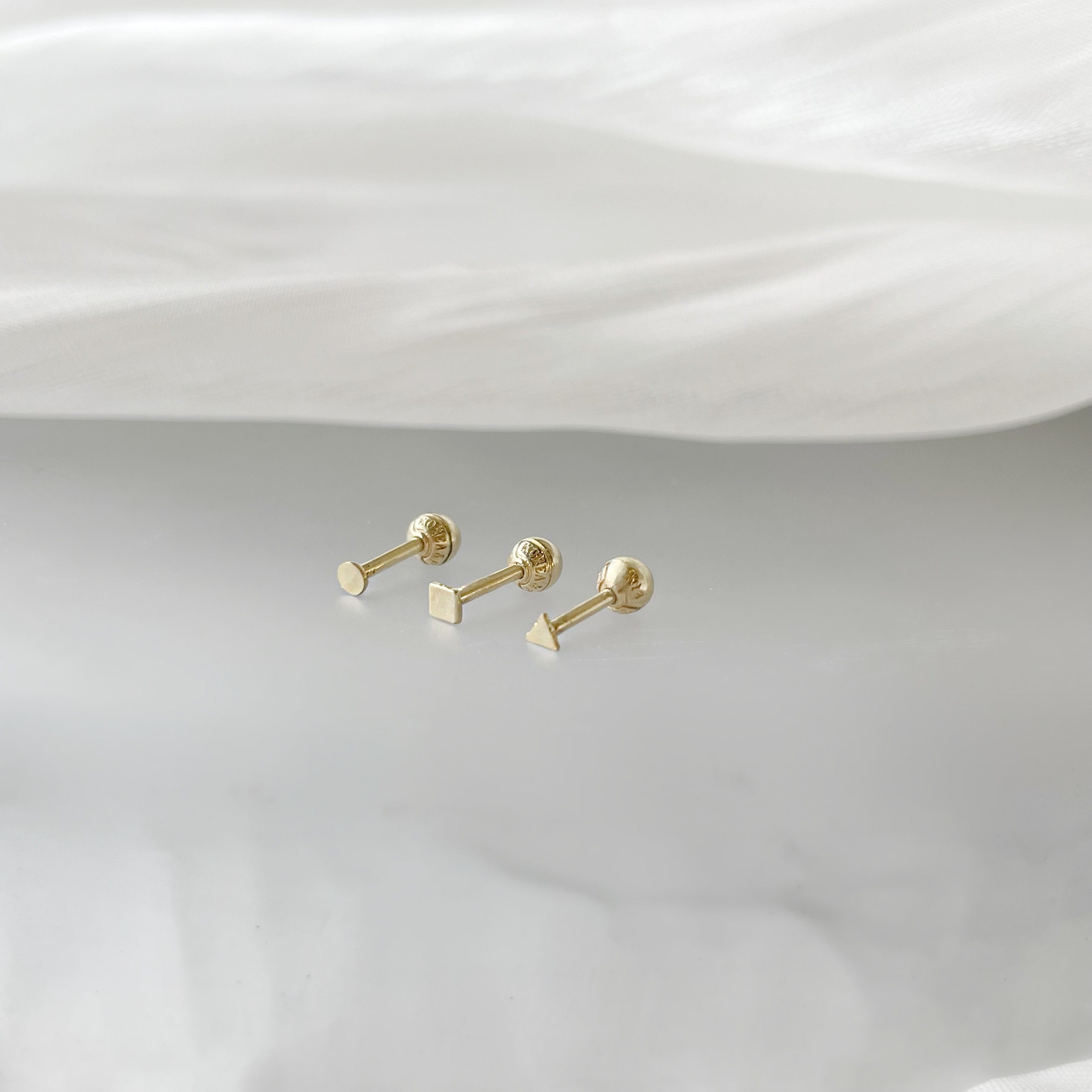 14K Tiny小三角轉珠耳環