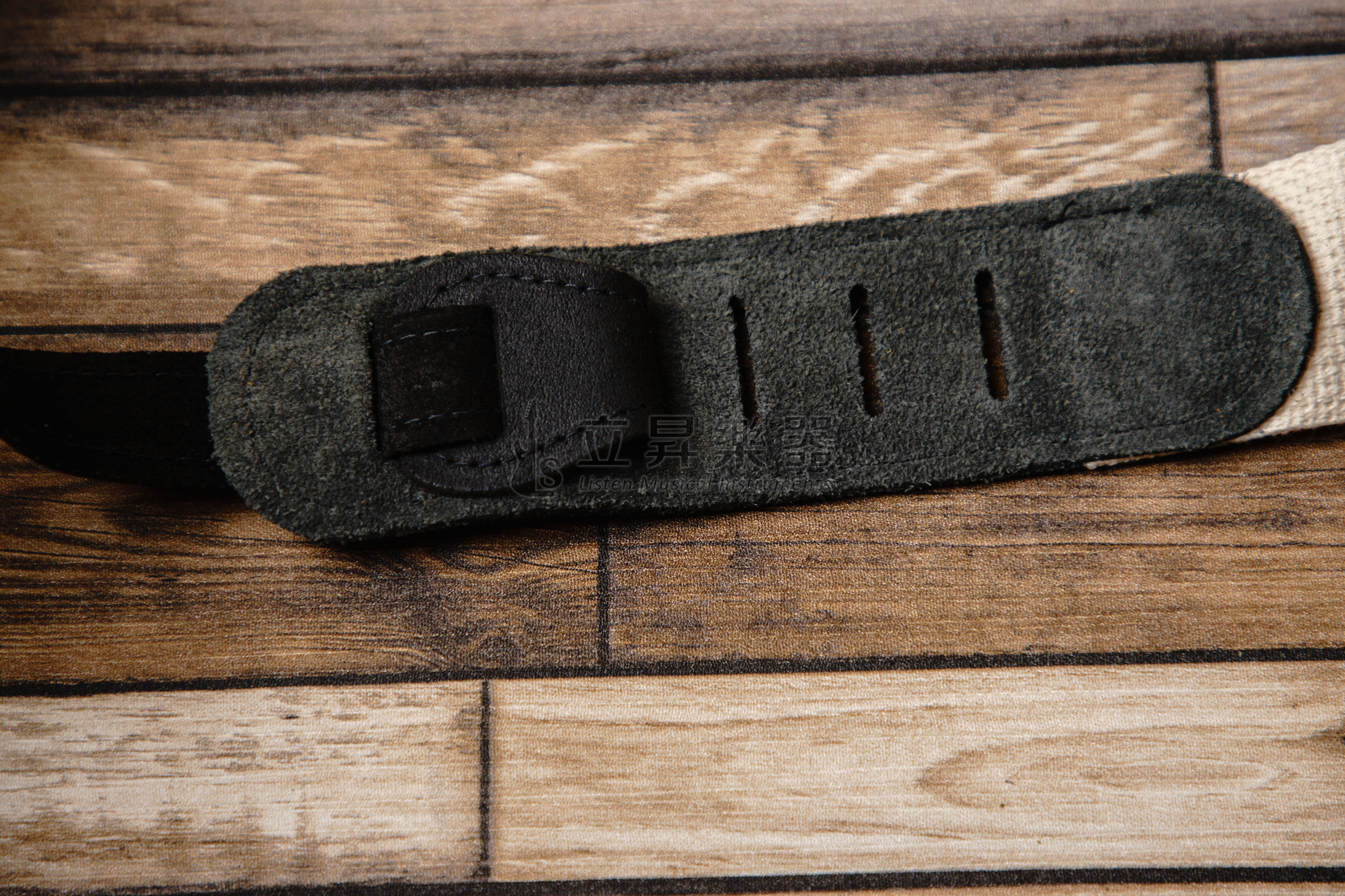 【多款顏色】LM Products  Southwest Print 系列 西南 系列 彩繪圖騰背帶 吉他背帶 文青風 織麻背帶 美國製  ｜ SW-03 【多款顏色】LM Products Southwest Print 系列 西南 系列 彩繪圖騰背帶 吉他背帶 文青風 織麻背帶 美國製 ｜ SW-03 / SW-04 / SW-05 / SW-06 / SW-07 / SW-08 / SW-12 / SW-14 / SW-15 / SW-17 / SW-18 / SW-19 / SW-20 / SW-22 / SW-24 第 3 張圖片｜三峽配件 / 週邊