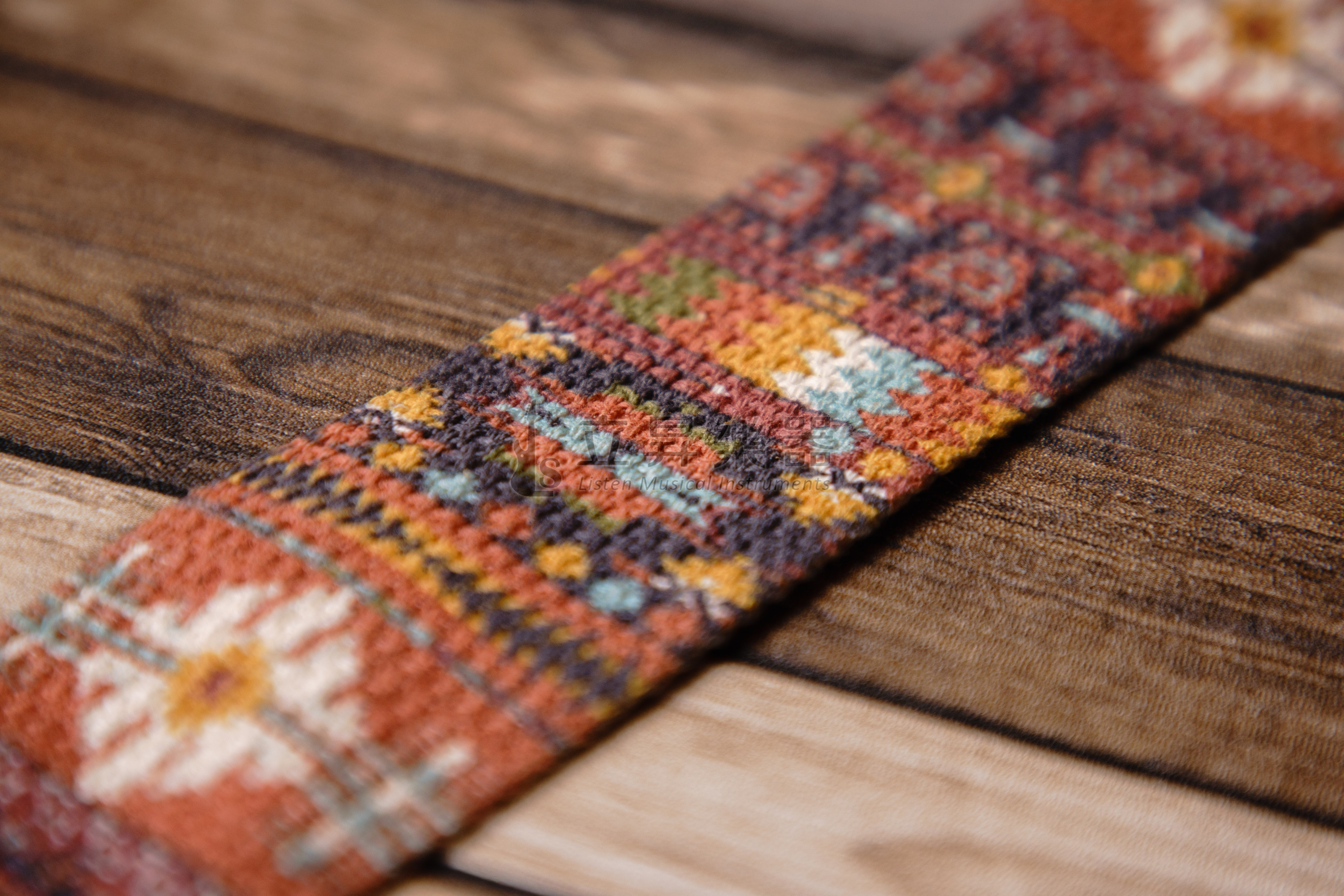 【多款顏色】LM Products  Southwest Print 系列 西南 系列 彩繪圖騰背帶 吉他背帶 文青風 織麻背帶 美國製  ｜ SW-03 【多款顏色】LM Products Southwest Print 系列 西南 系列 彩繪圖騰背帶 吉他背帶 文青風 織麻背帶 美國製 ｜ SW-03 / SW-04 / SW-05 / SW-06 / SW-07 / SW-08 / SW-12 / SW-14 / SW-15 / SW-17 / SW-18 / SW-19 / SW-20 / SW-22 / SW-24 第 4 張圖片｜三峽配件 / 週邊