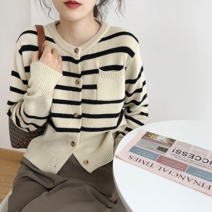 ᴷᴼᴿᴱᴬ 🇰🇷 小文青必備條紋針織外套 (三色)