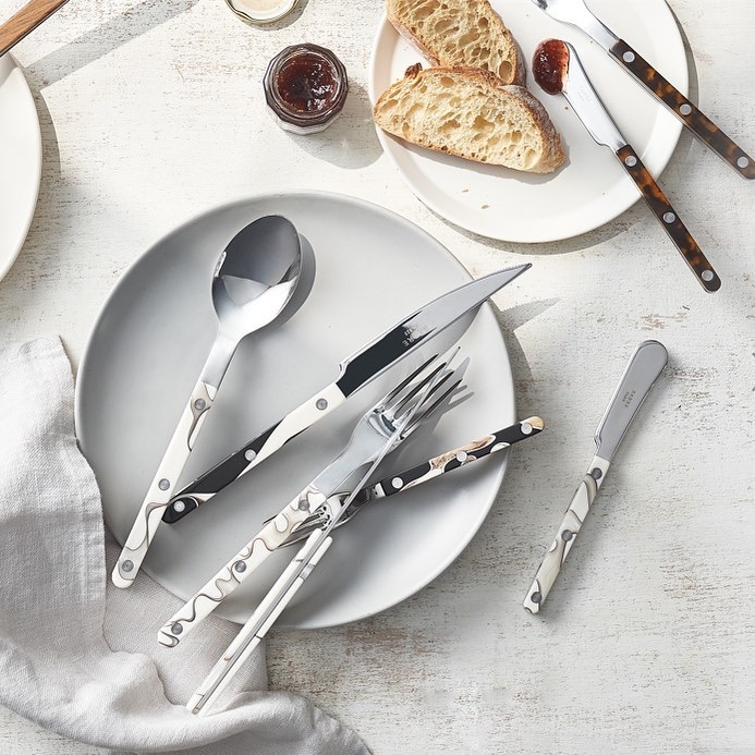 SABRE | Bistrot 復古酒館鈕扣系列 | 主餐叉子 | 亮面 | 沙丘白