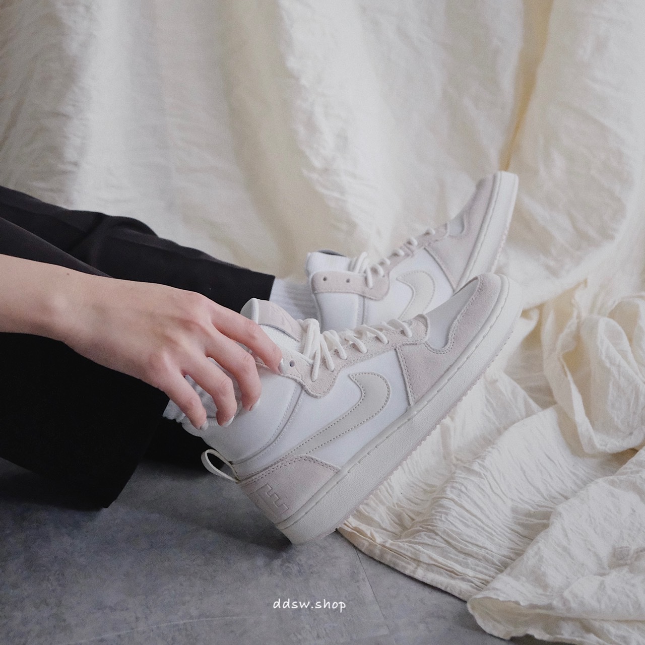 Nike Court Borough Mid Prem 米白高筒 844907-101