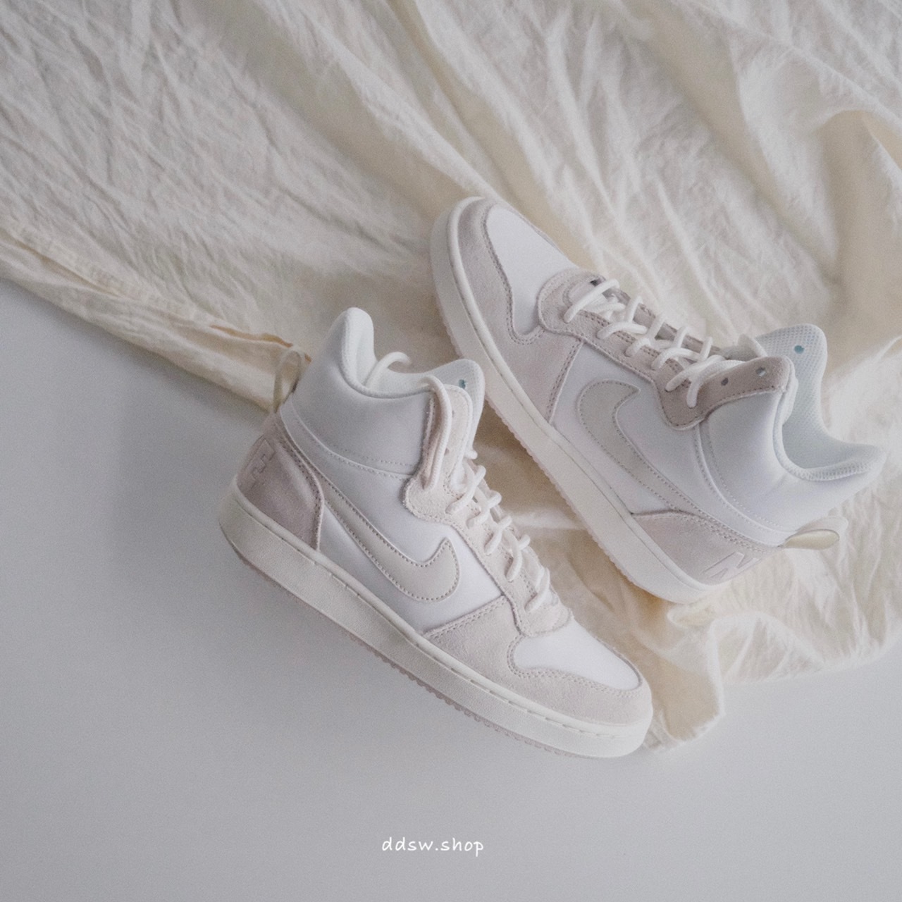 Nike Court Borough Mid Prem 米白高筒 844907-101