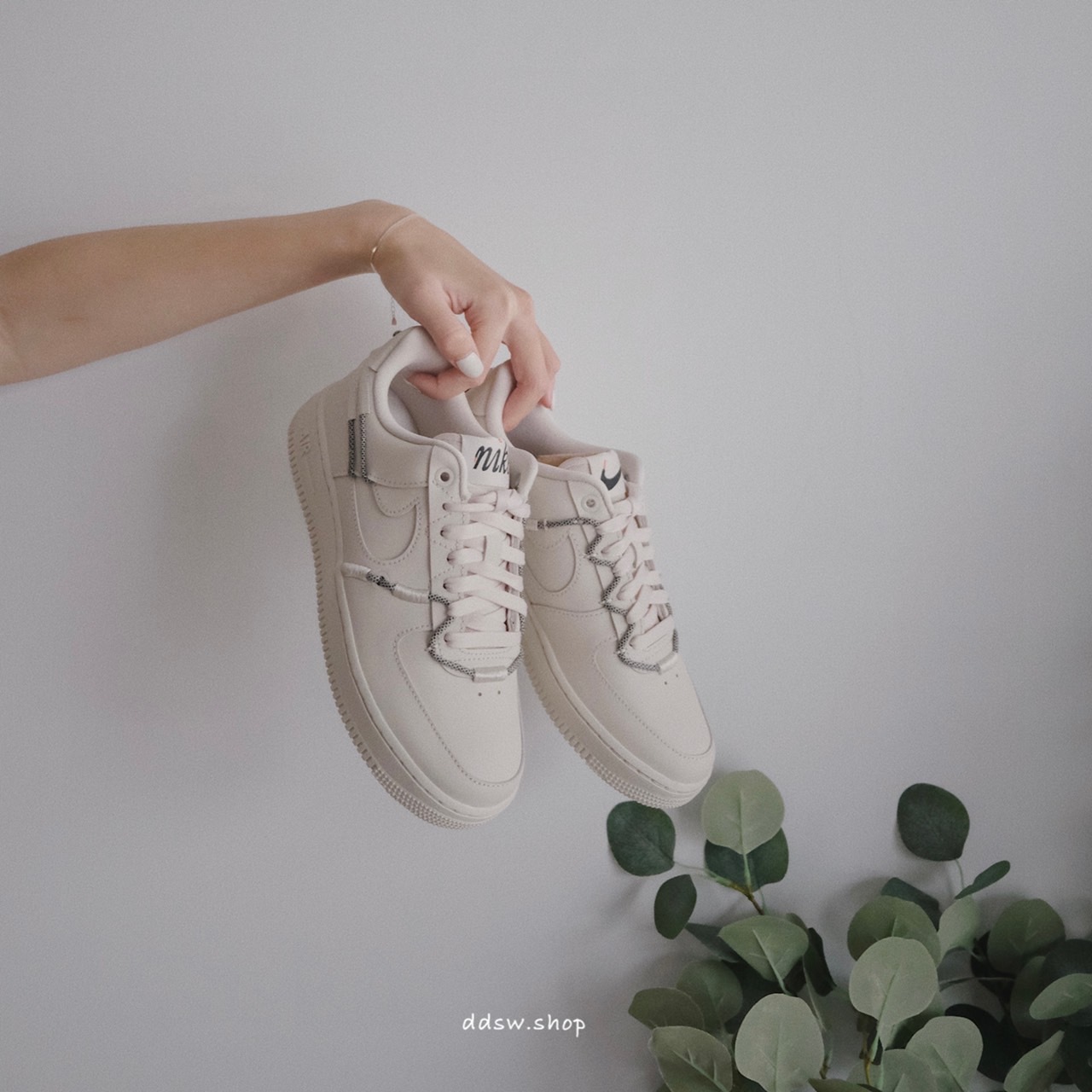 Nike Air Force 1 Low LX white 米色 抽繩 DH4408-102