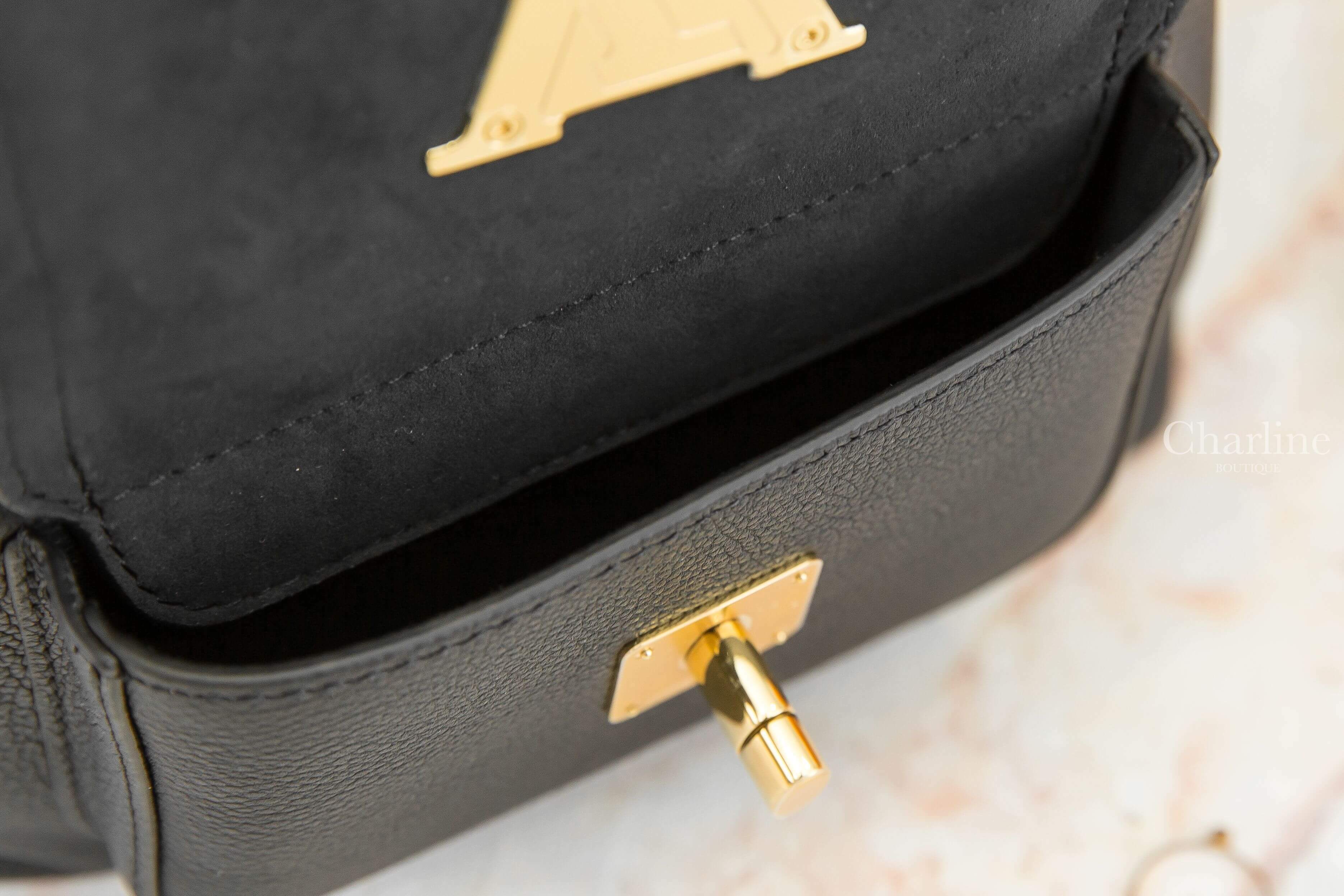 Louis Vuitton Lockme Bucket Bag 黑色金釦翻蓋夾層粒面牛皮手提水桶肩背包-Charline Boutique 精品代購