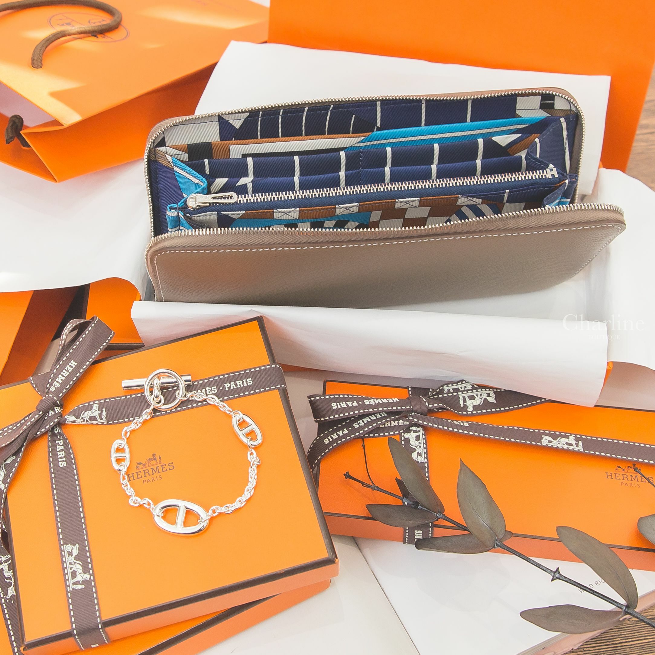 Hermès Farandole Bracelet 銀色不規則θ銀飾手鍊,Hermès Silk'in Classique Wallet 18 Etoupe Epsom/Barenia 大象灰絲巾長夾-Charline Boutique 精品代購