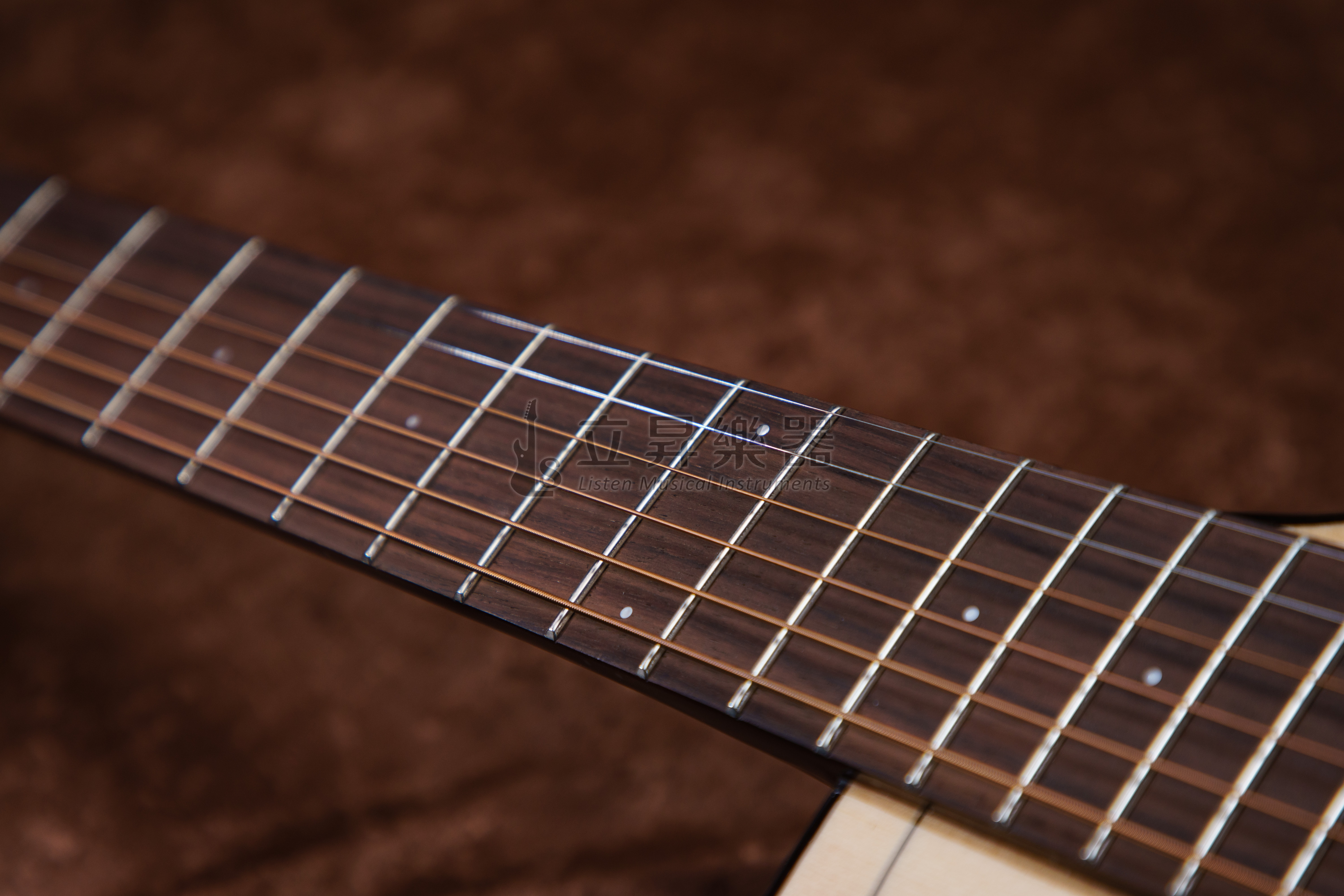 TRUETONE TRUETONE GM-1C 雲杉面單 桃花心側背 木吉他 第 5 張圖片｜三峽吉他 / Bass