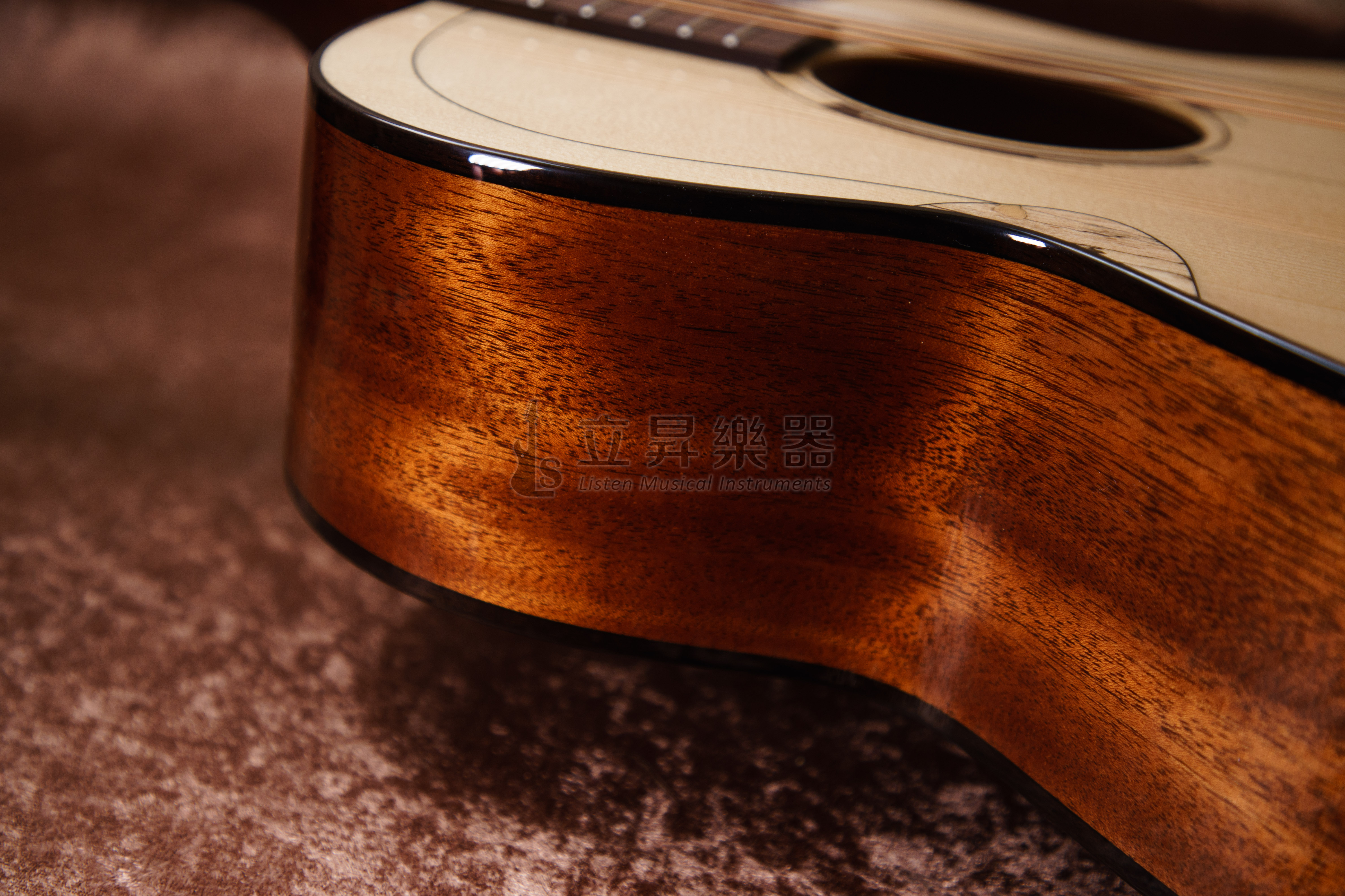 TRUETONE TRUETONE GM-1C 雲杉面單 桃花心側背 木吉他 第 4 張圖片｜三峽吉他 / Bass