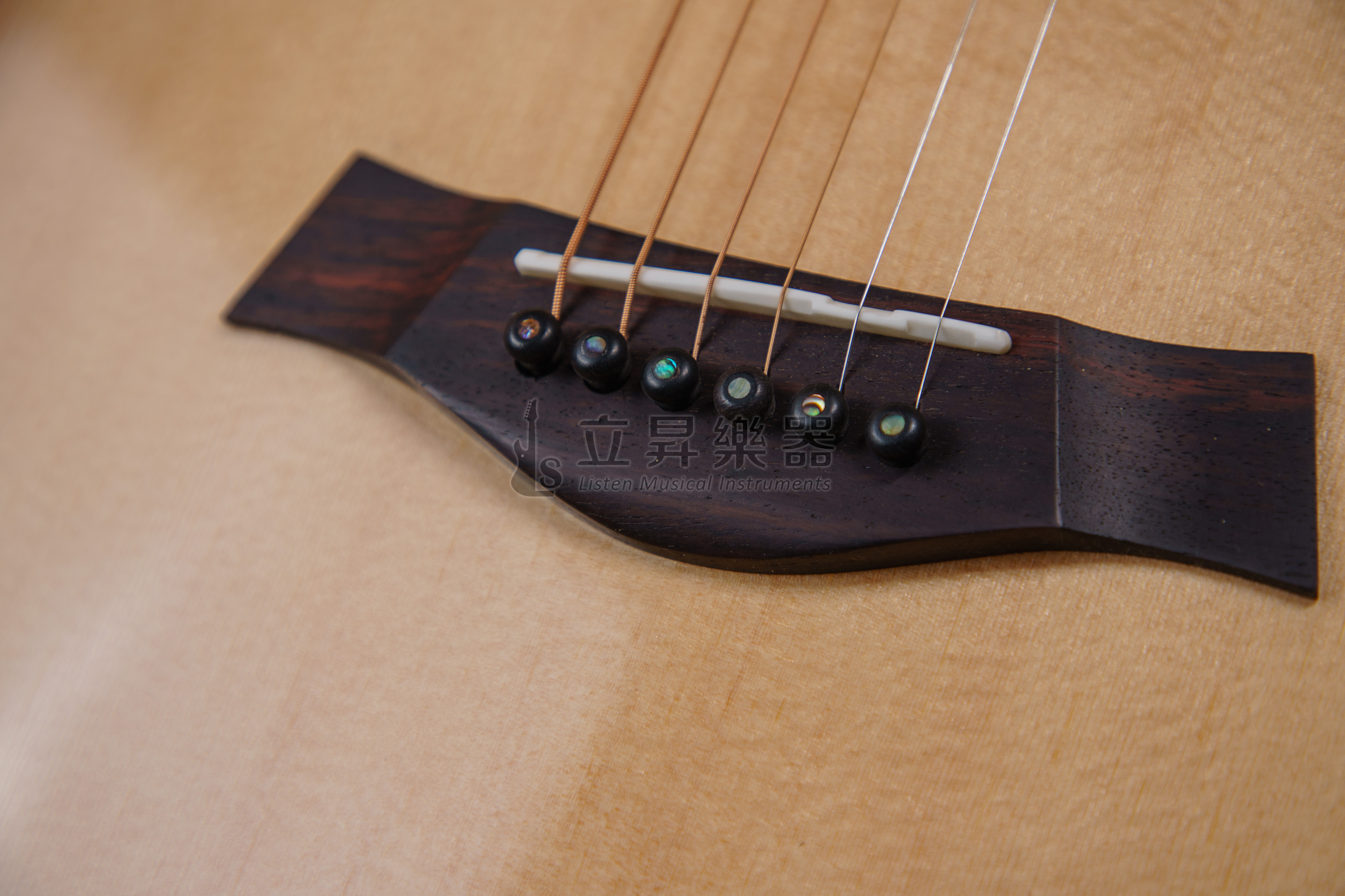 TRUETONE TRUETONE TR-3C AA級雲杉面單 玫瑰木側背 木吉他 第 3 張圖片｜三峽吉他 / Bass