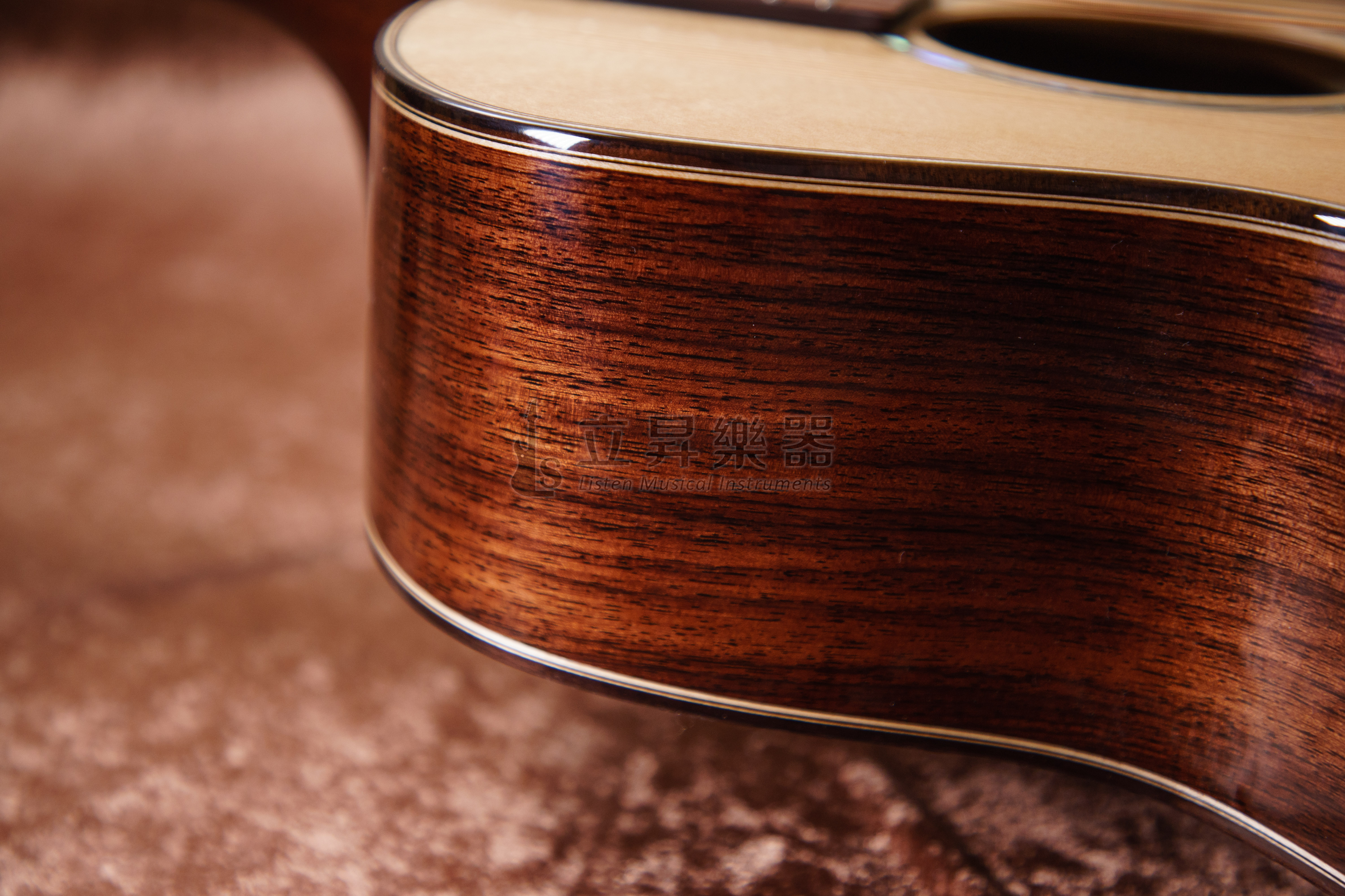 TRUETONE TRUETONE TR-3C AA級雲杉面單 玫瑰木側背 木吉他 第 5 張圖片｜三峽吉他 / Bass