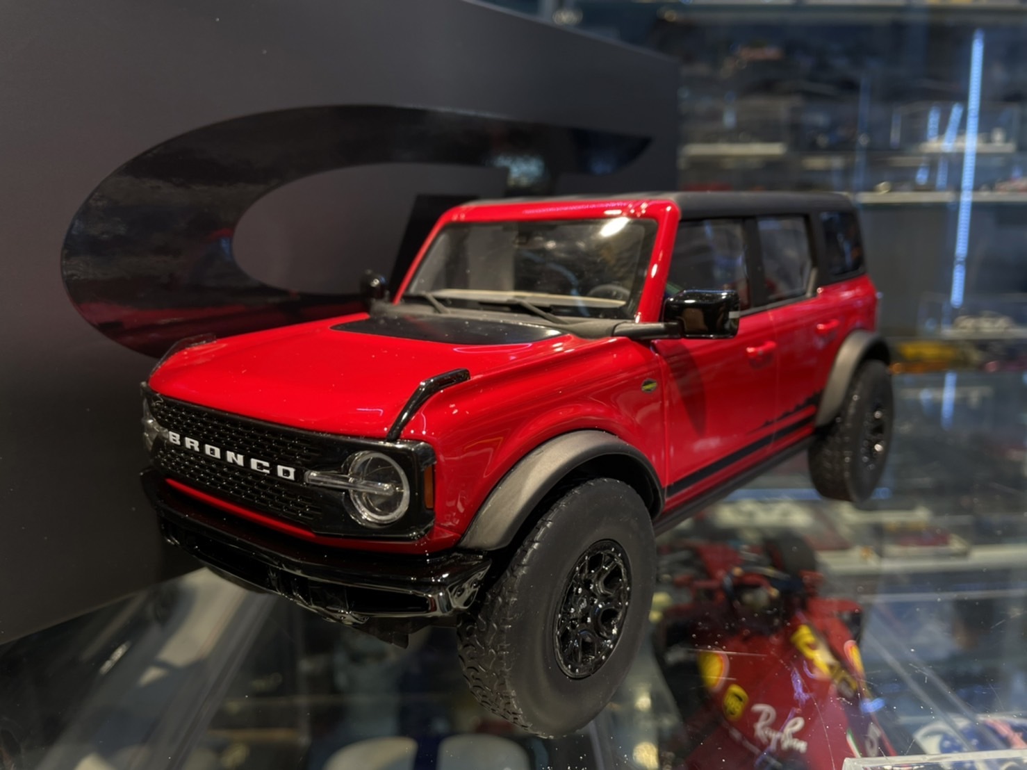 GT SPIRIT GT360 Ford Bronco 4 Doors Red 1/18 (樹酯車)