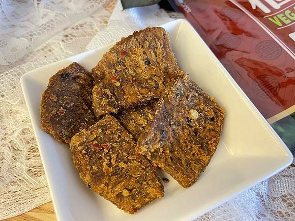 植物肉乾,植物肉,素食,素肉乾,弘陽食品,hoya蔬食超市,法式松露,Vegan jerky,Plant meat,hoyafoods,vegan,French,truffles,新年禮盒,禮盒推薦,送禮推薦,川味,韓式,泰式,素食零食,零食推薦