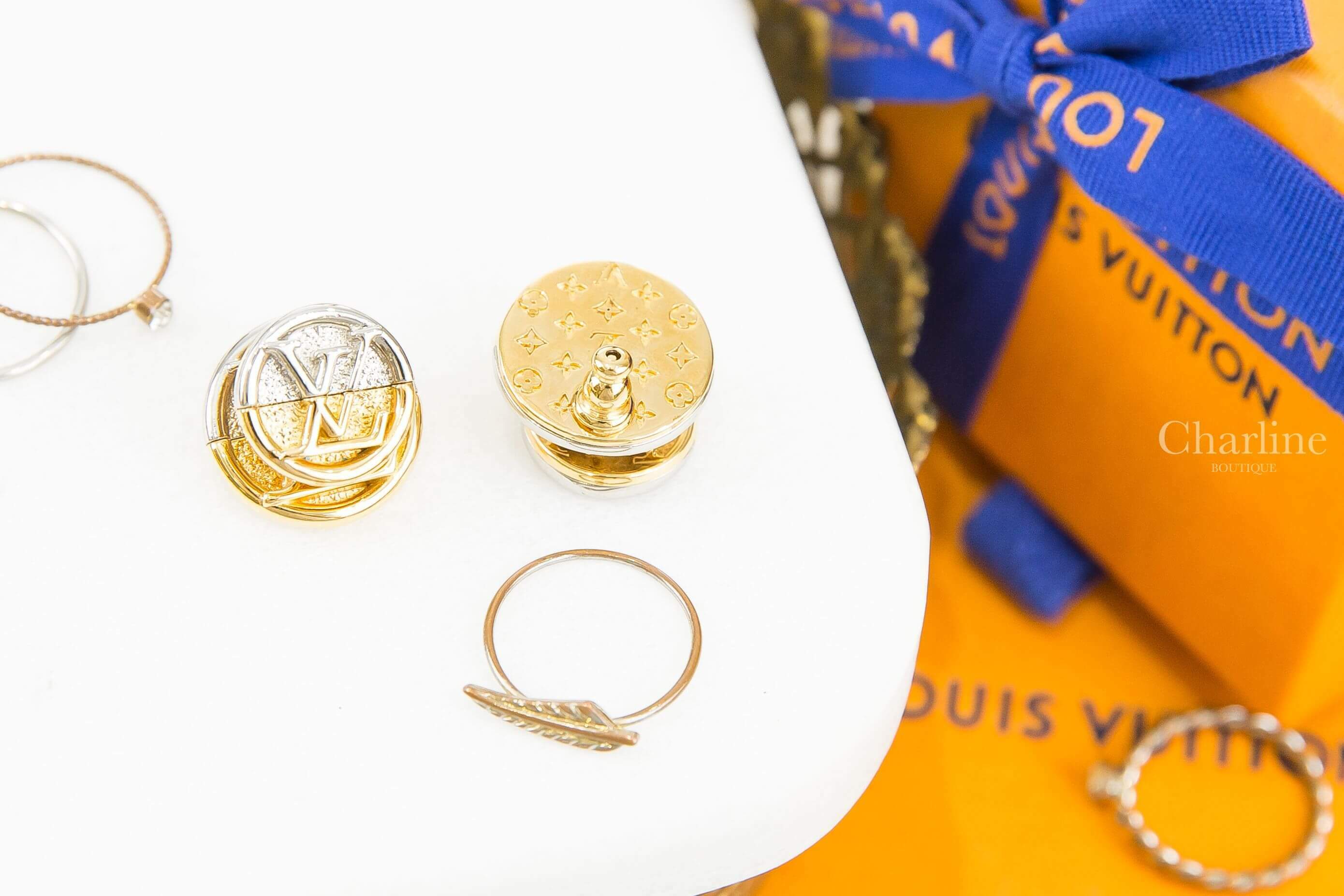 Louis Vuitton L To V Earrings 金銀拼色LV圓形耳環-Charline Boutique 精品代購