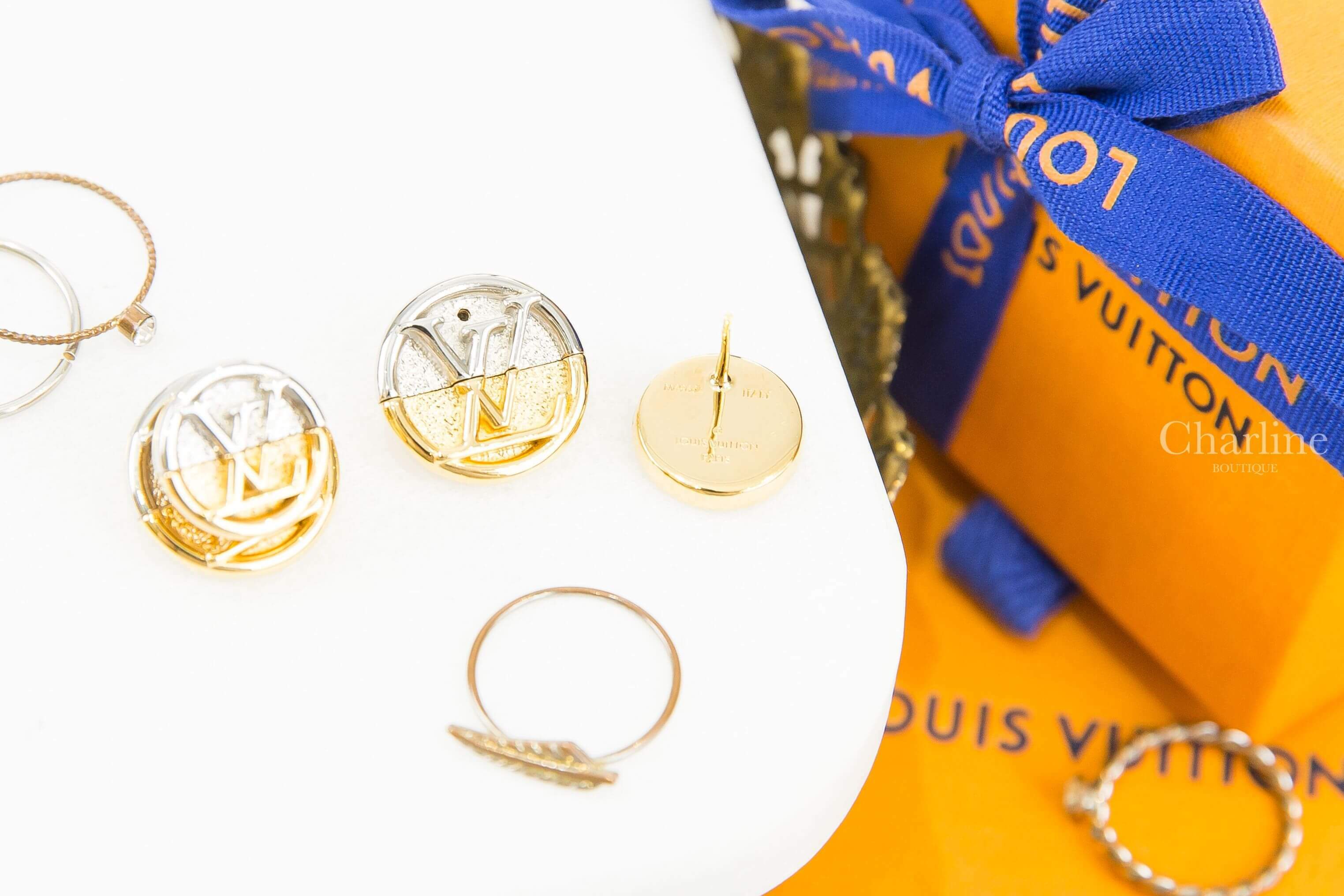 Louis Vuitton L To V Earrings 金銀拼色LV圓形耳環-Charline Boutique 精品代購