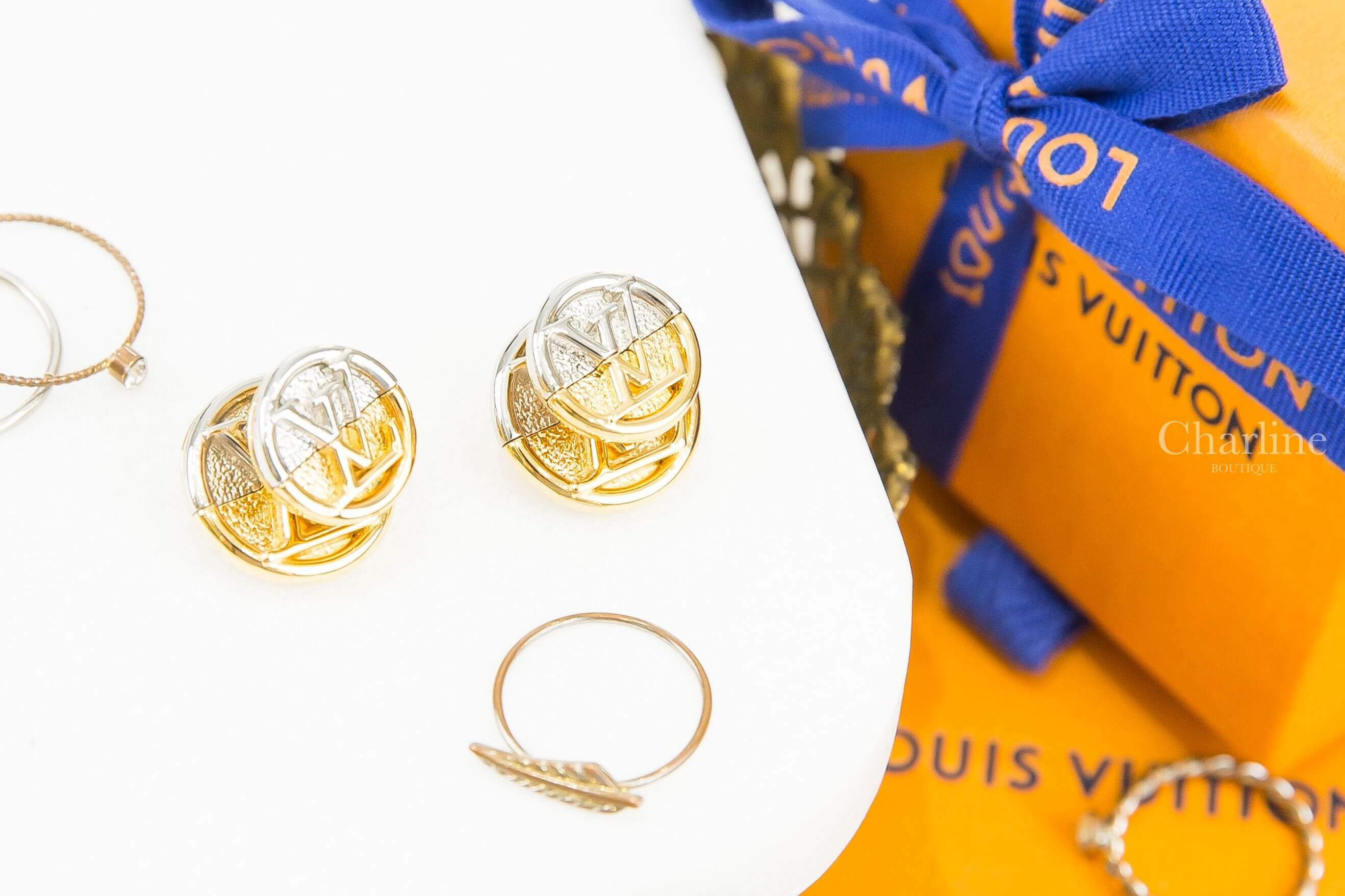 Louis Vuitton L To V Earrings 金銀拼色LV圓形耳環-Charline Boutique 精品代購
