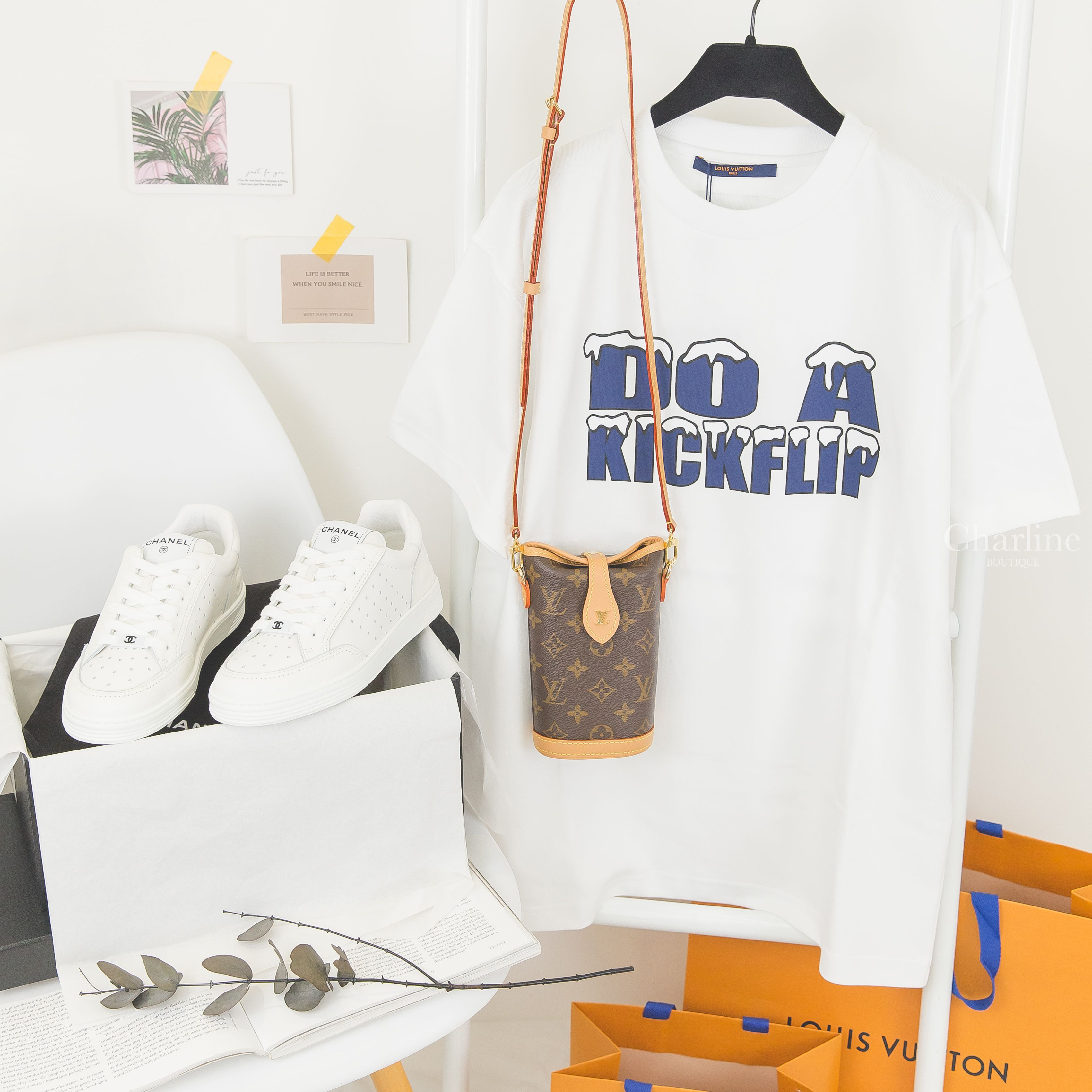 Louis Vuitton Fold Me 咖啡色老花帆布金色LV肩背包,Louis Vuitton T-shirt 光學白藍字短袖棉T,Chanel Trainers 全白色黑CC字母後跟運動鞋-Charline Boutique 精品代購