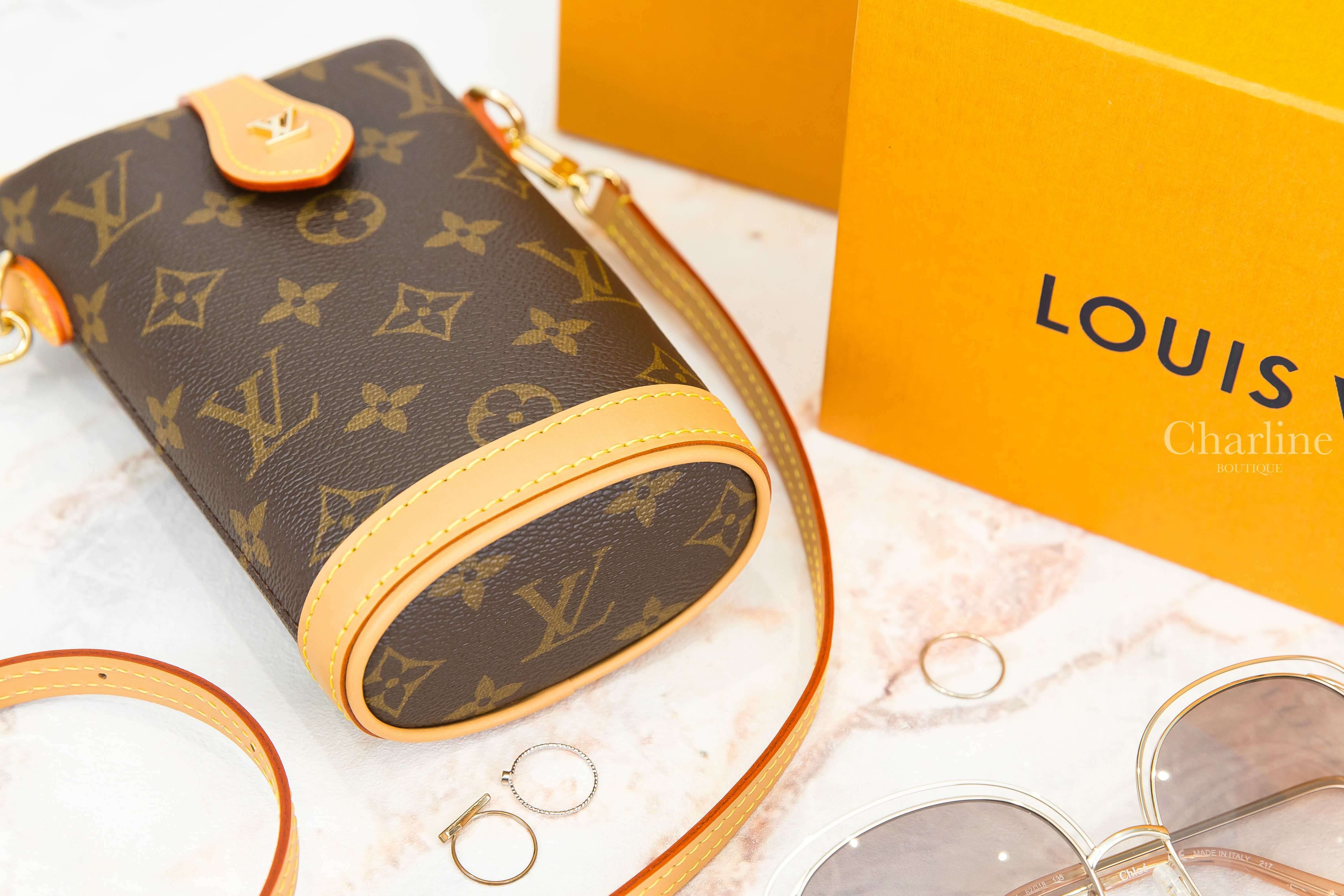 Louis Vuitton Fold Me Pouch 咖啡色老花帆布金色LV肩背包-Charline Boutique 精品代購