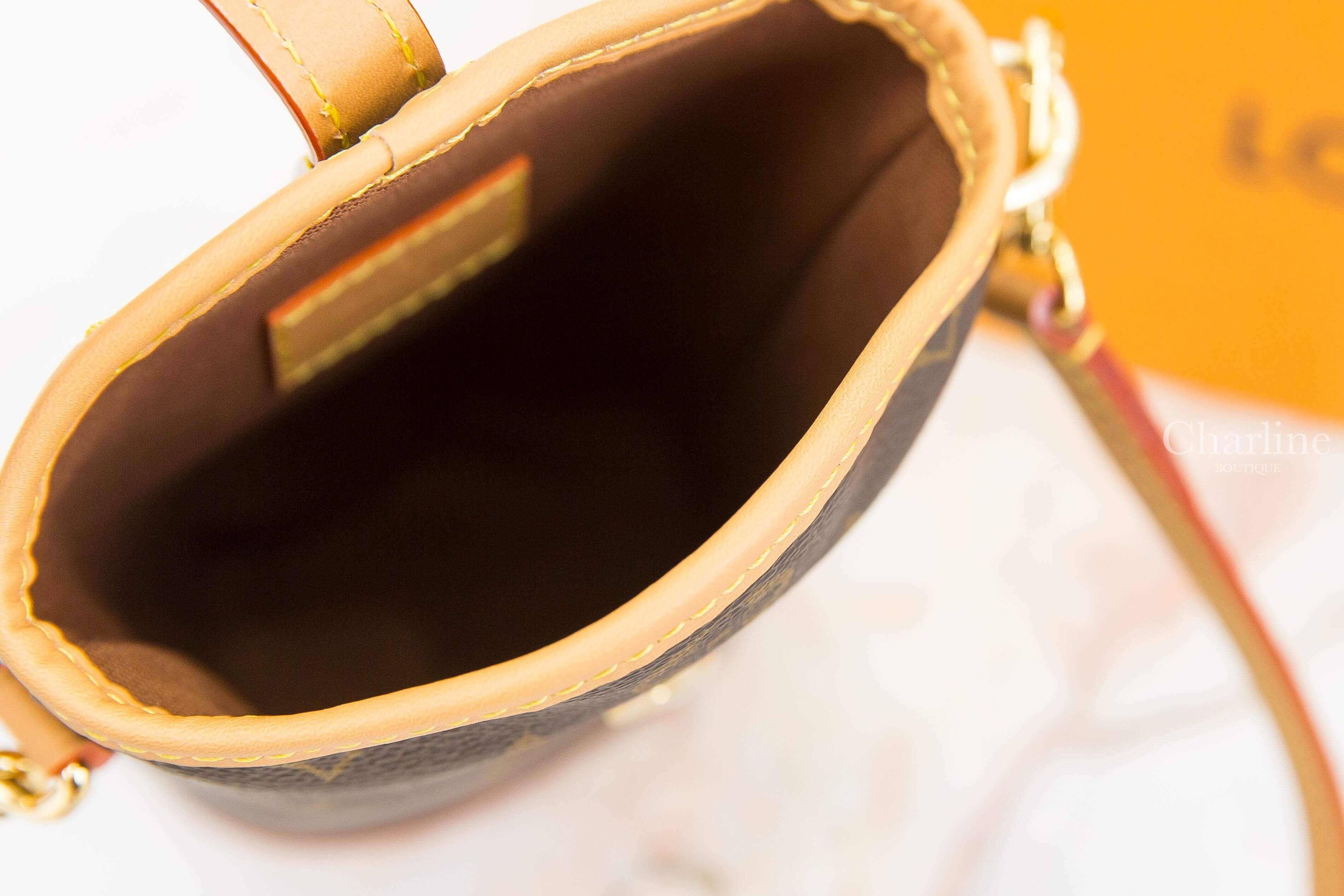 Louis Vuitton Fold Me Pouch 咖啡色老花帆布金色LV肩背包-Charline Boutique 精品代購