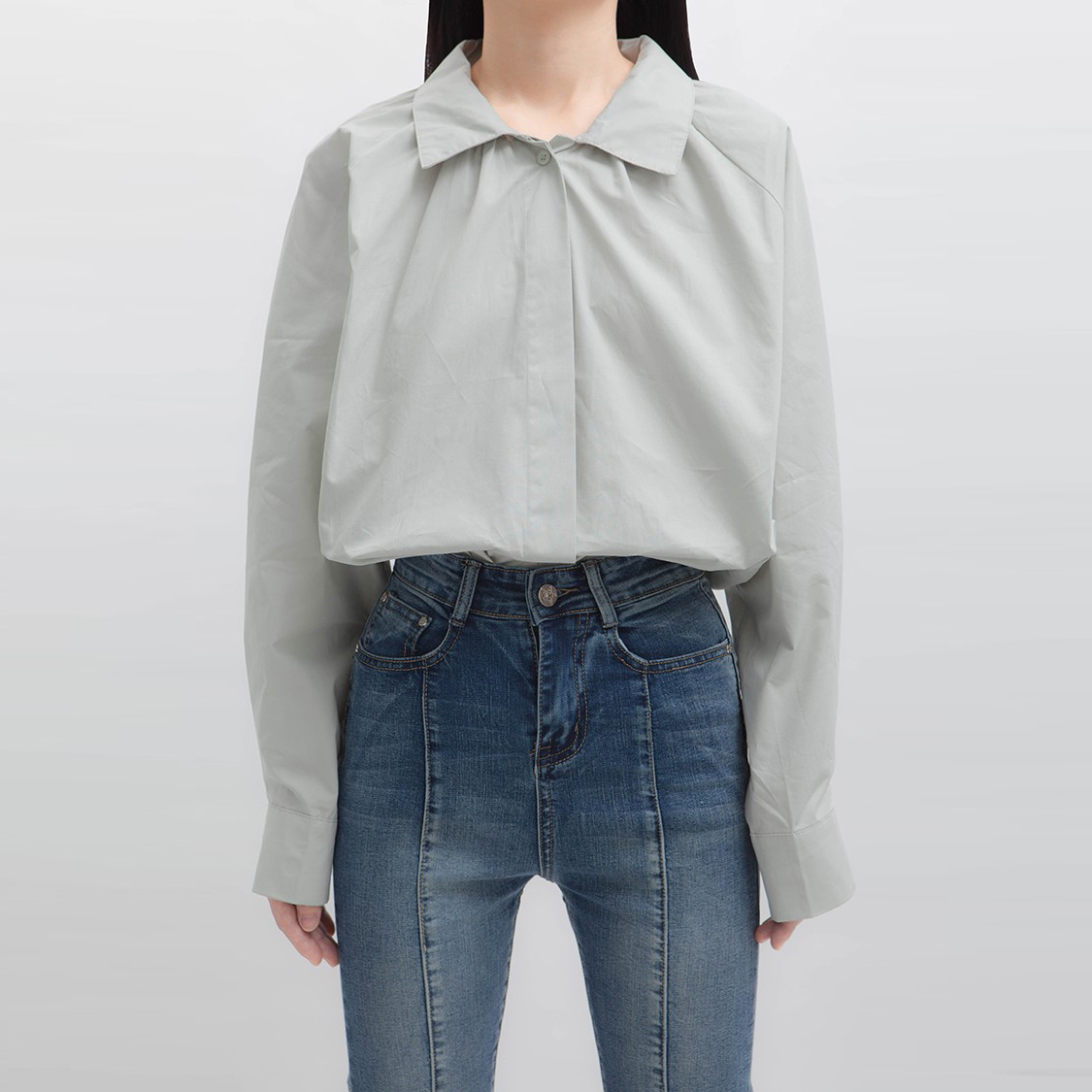 灰綠色摺皺襯衫