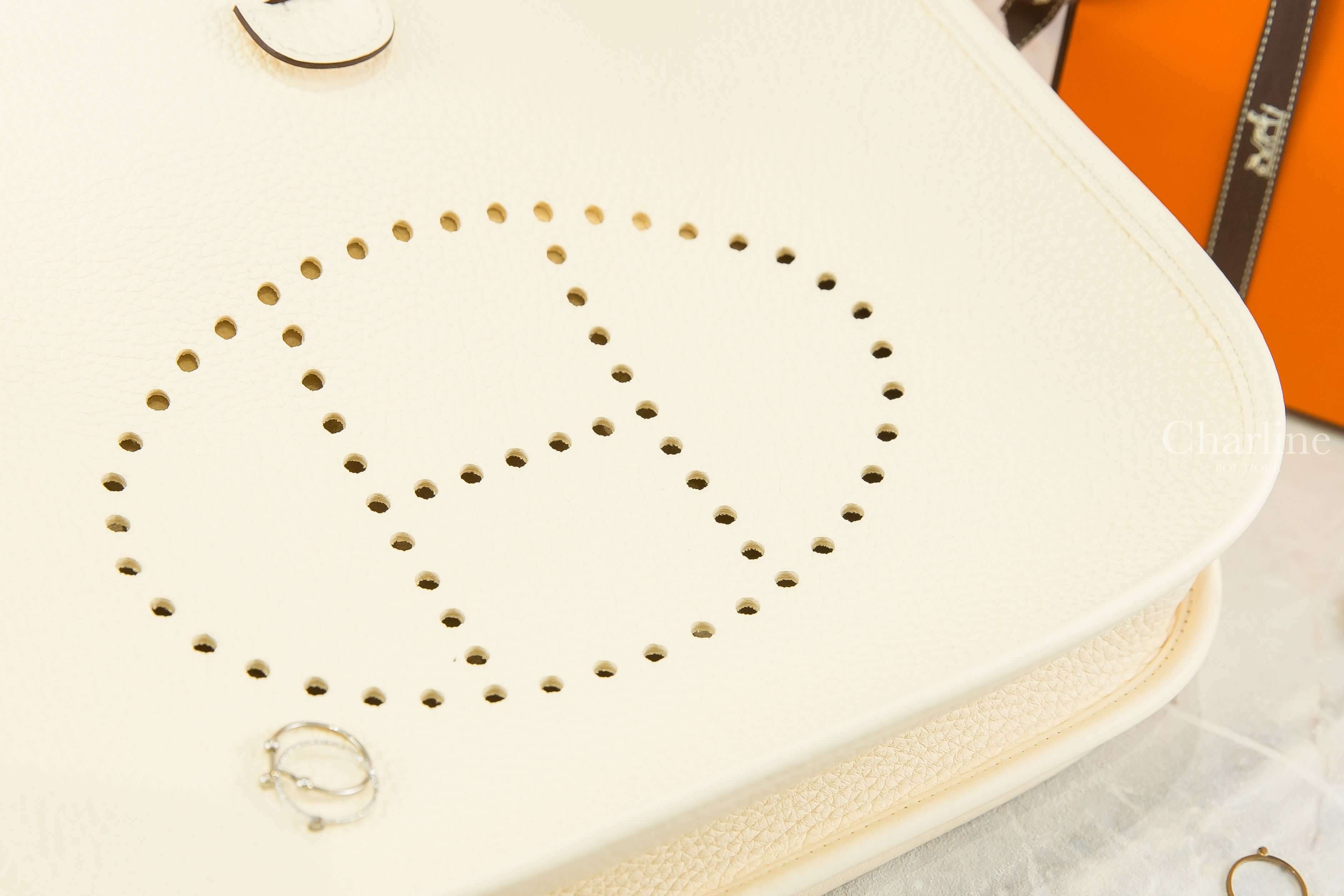 Hermès Evelyne 29cm I2 Nata Taurillon Clemence 奶油白金釦白色背帶簍空洞洞肩背包